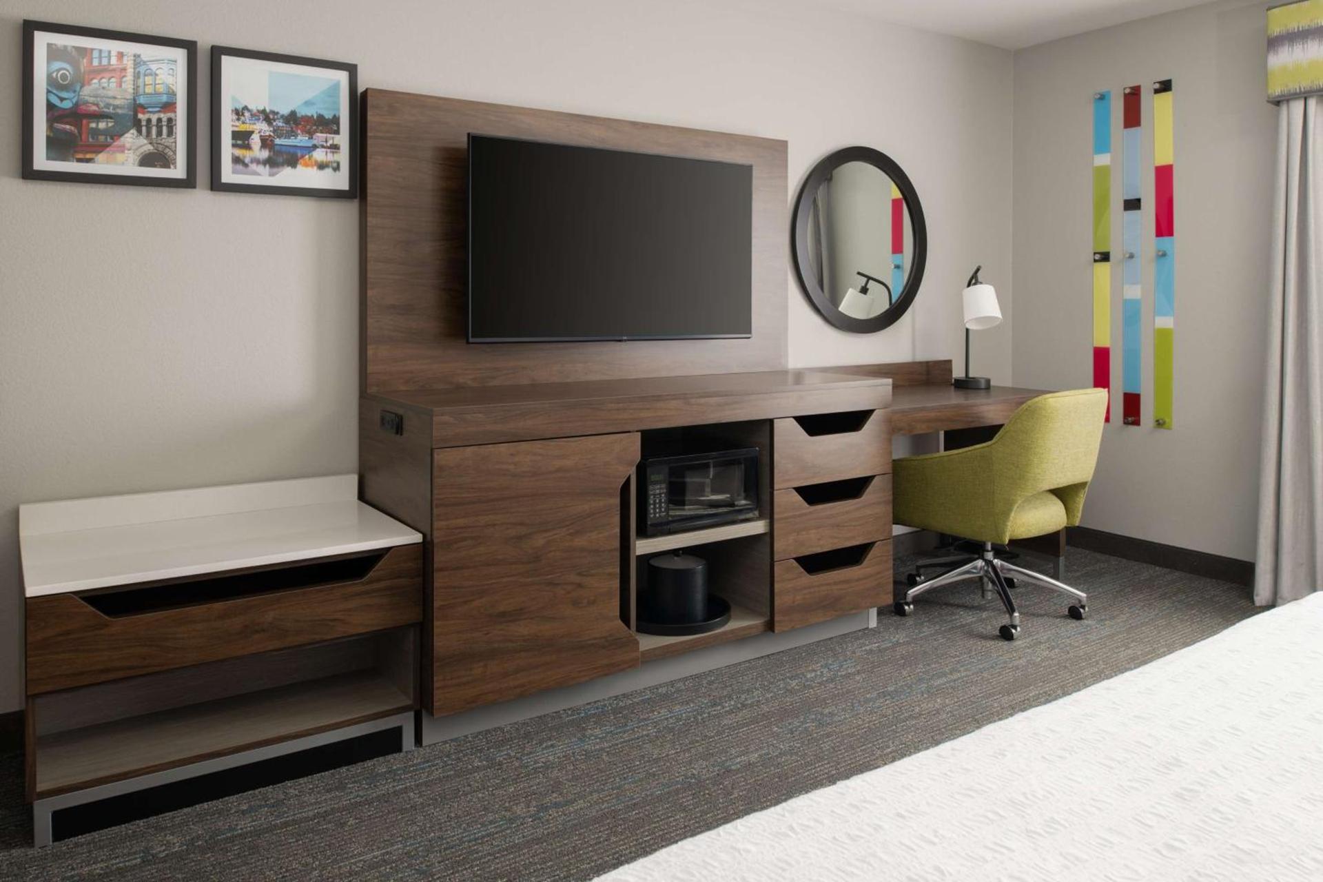 Hampton Inn and Suites Seattle - Airport / 28th Avenue photo 10