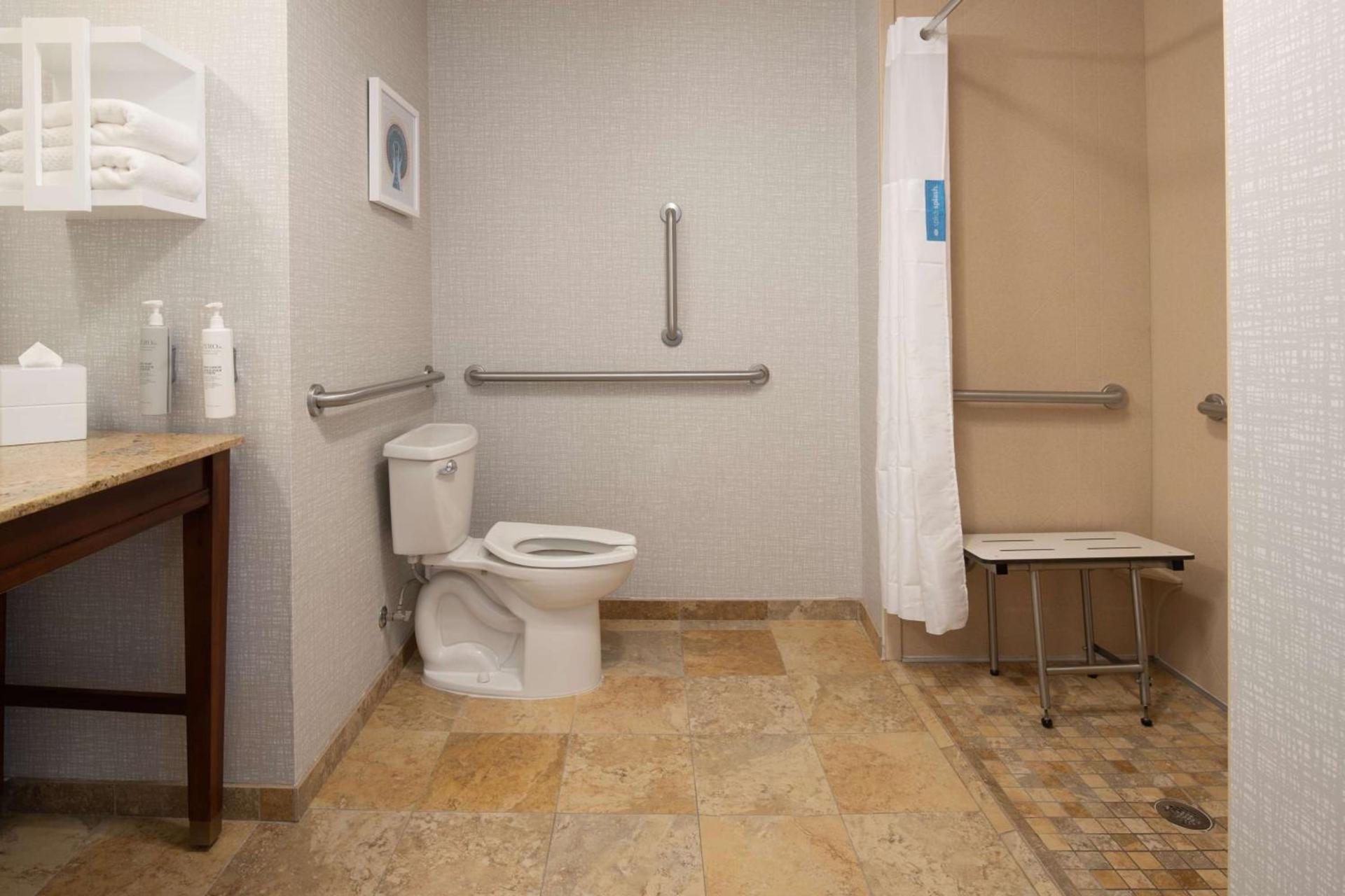 Hampton Inn and Suites Seattle - Airport / 28th Avenue photo 19
