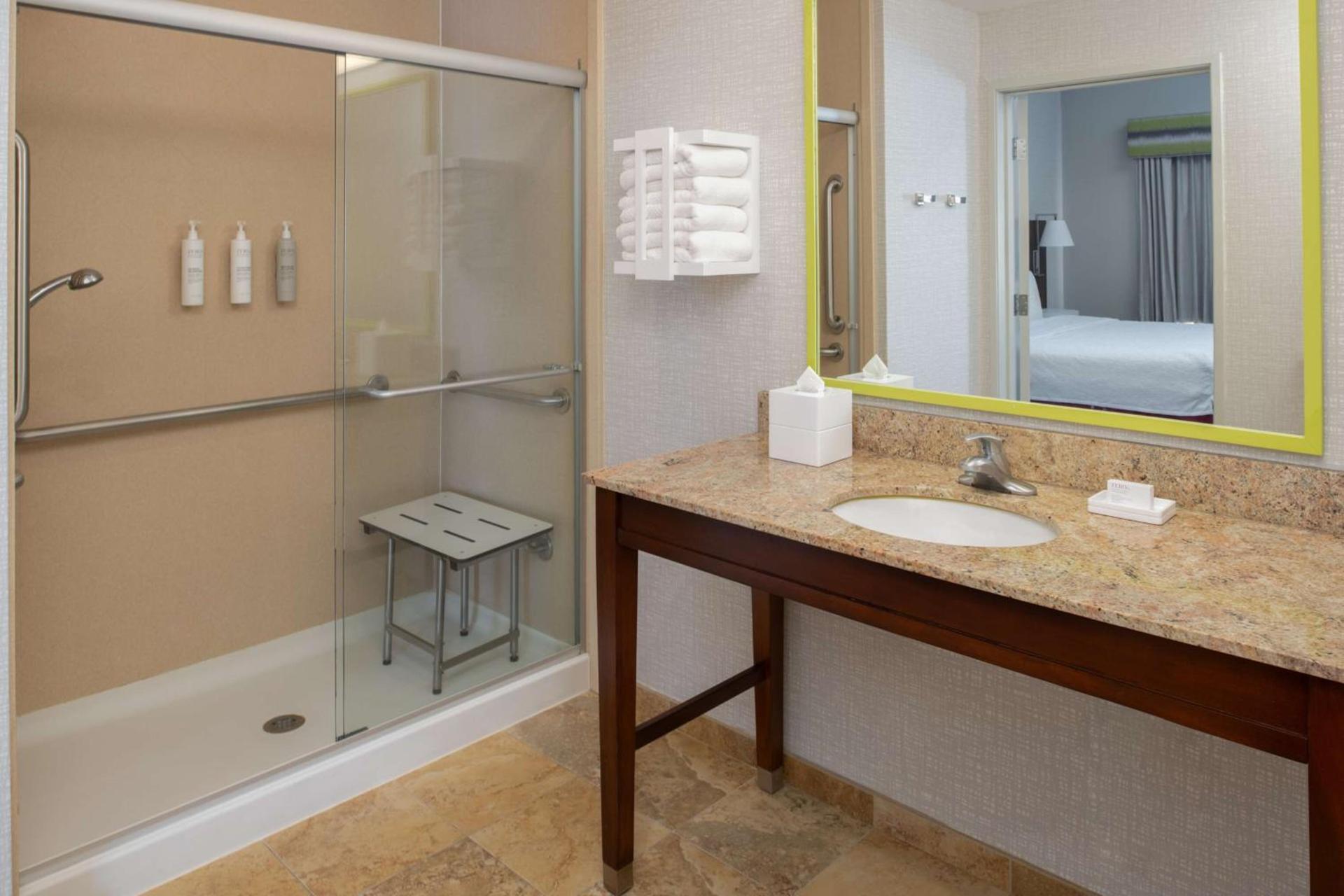 Hampton Inn and Suites Seattle - Airport / 28th Avenue photo 20