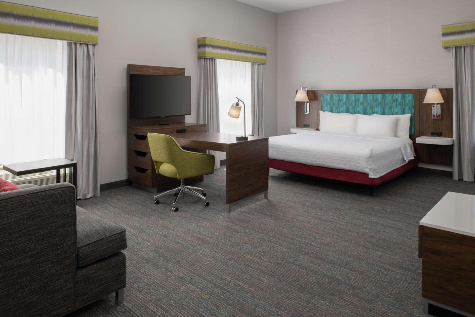 Hampton Inn and Suites Seattle - Airport / 28th Avenue photo 21