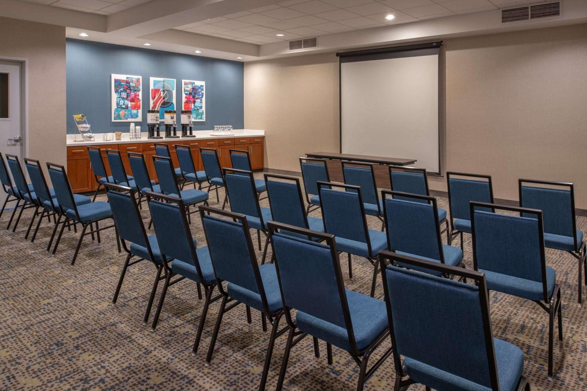 Hampton Inn and Suites Seattle - Airport / 28th Avenue photo 25