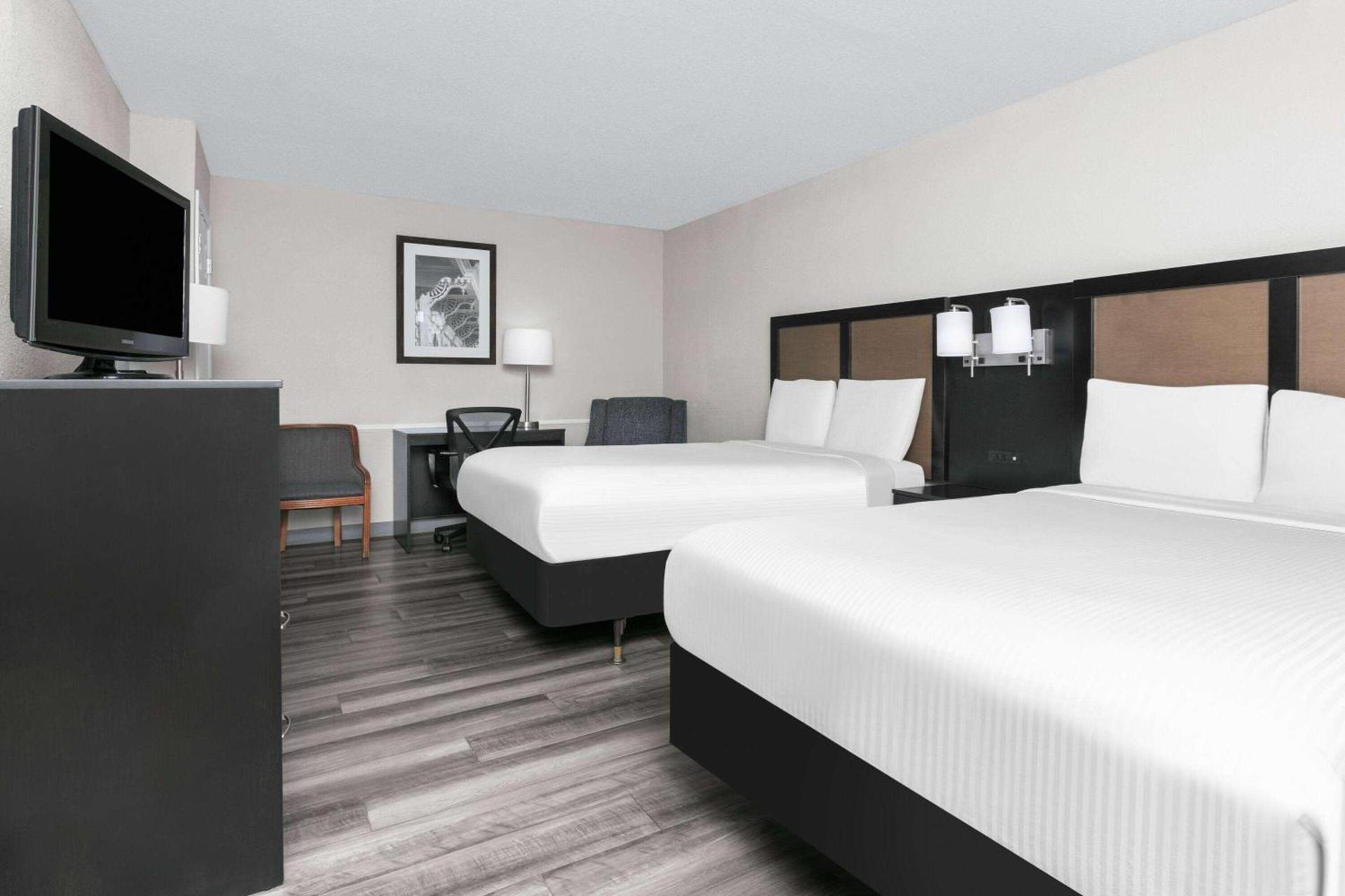 Baymont by Wyndham Austin University Area photo 29
