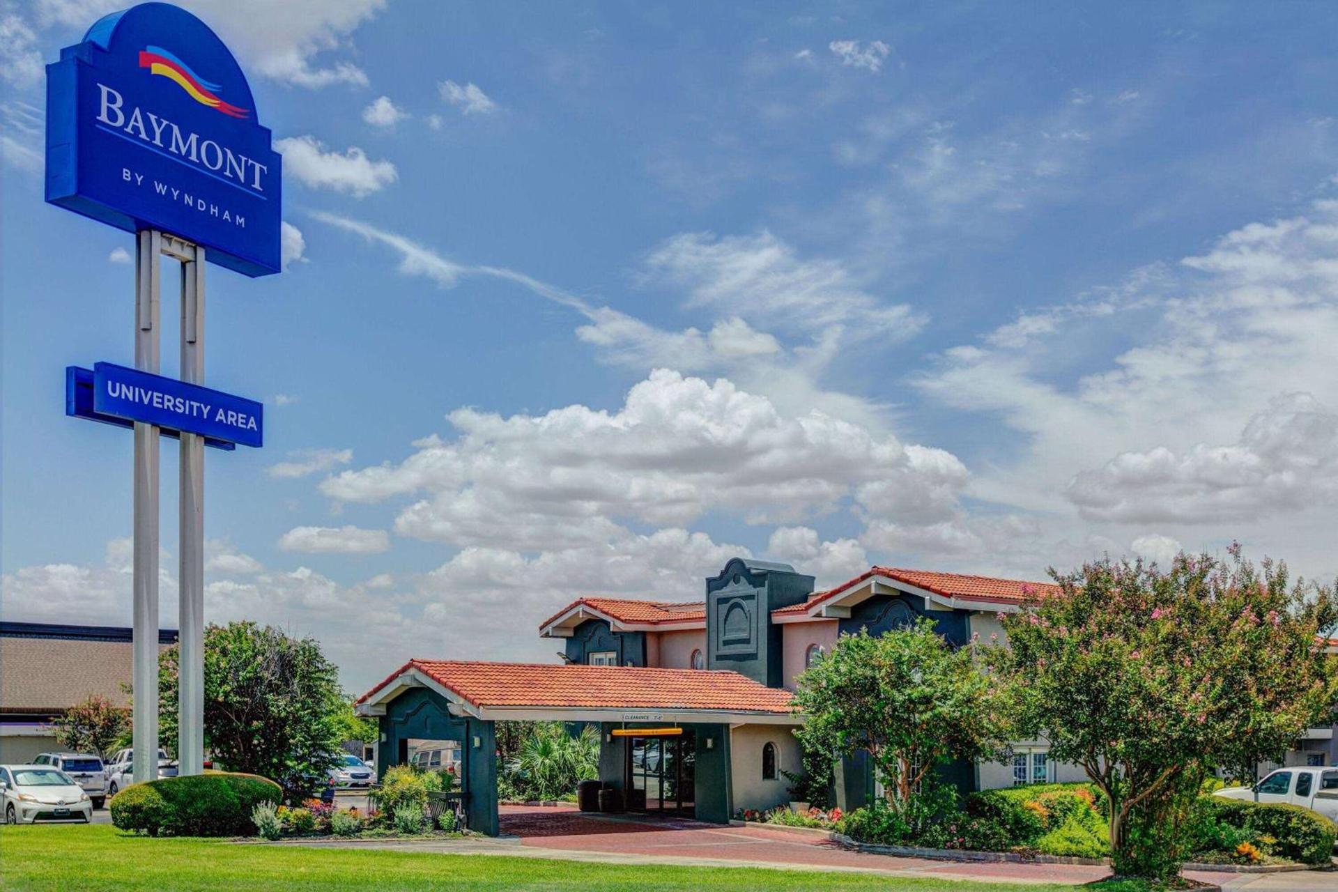 Baymont by Wyndham Austin University Area photo 2