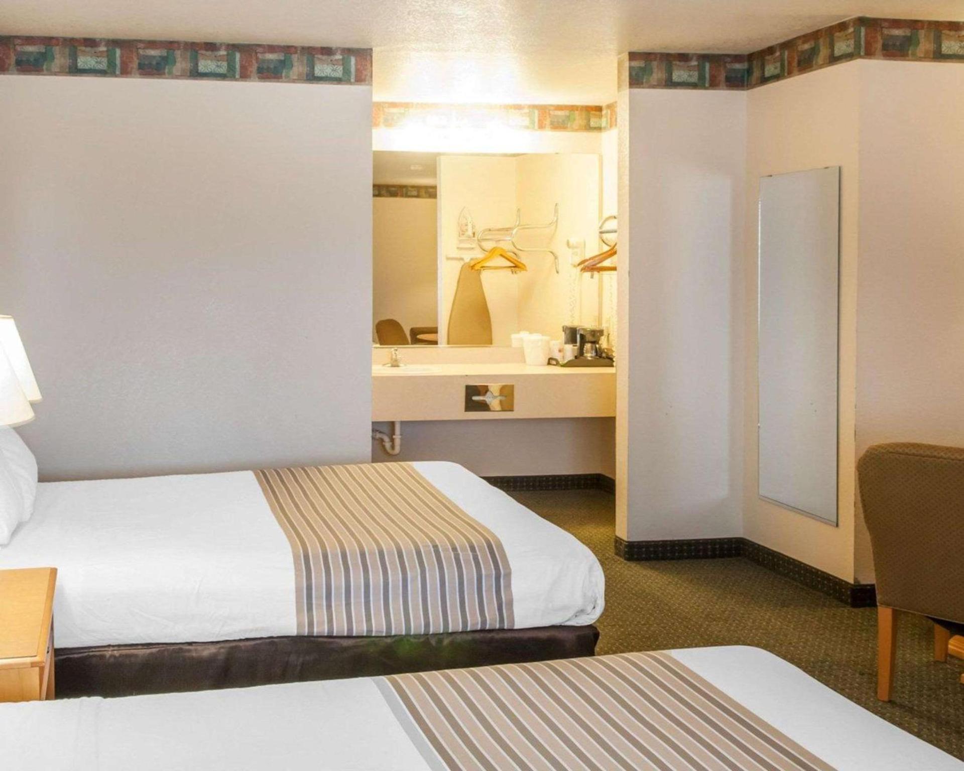 Econo Lodge Lordsburg I-10 photo 13