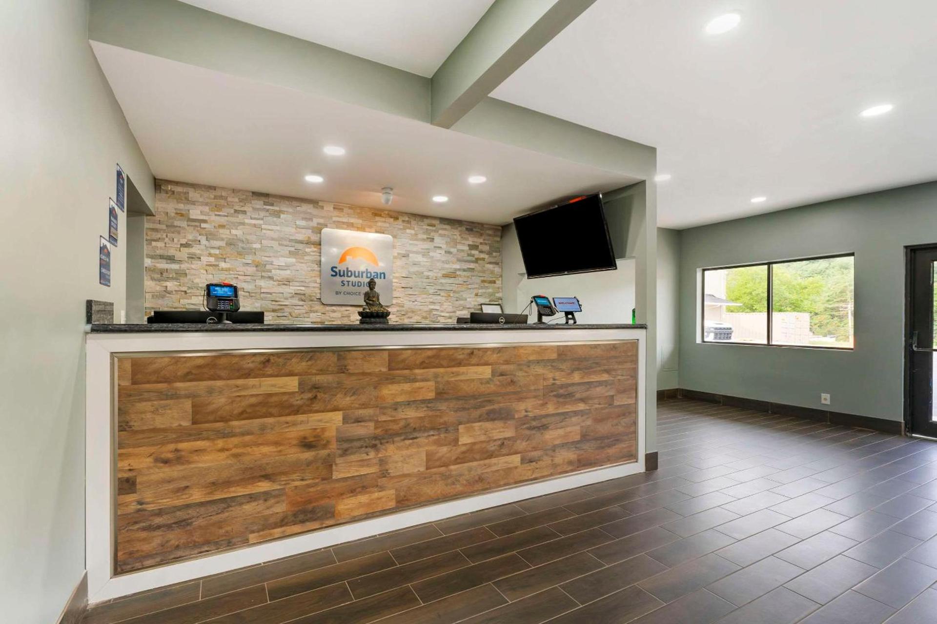 Suburban Studios LaVale - Cumberland photo 4