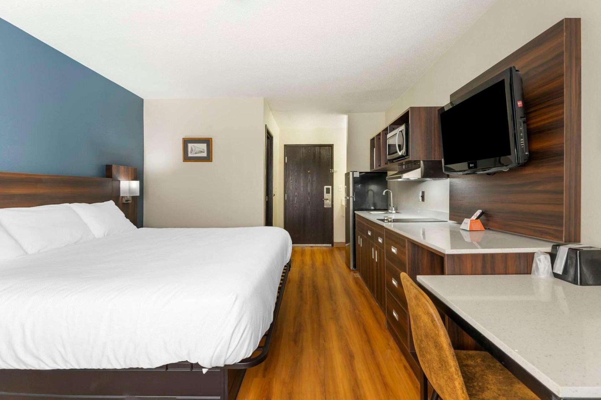 Suburban Studios LaVale - Cumberland photo 8
