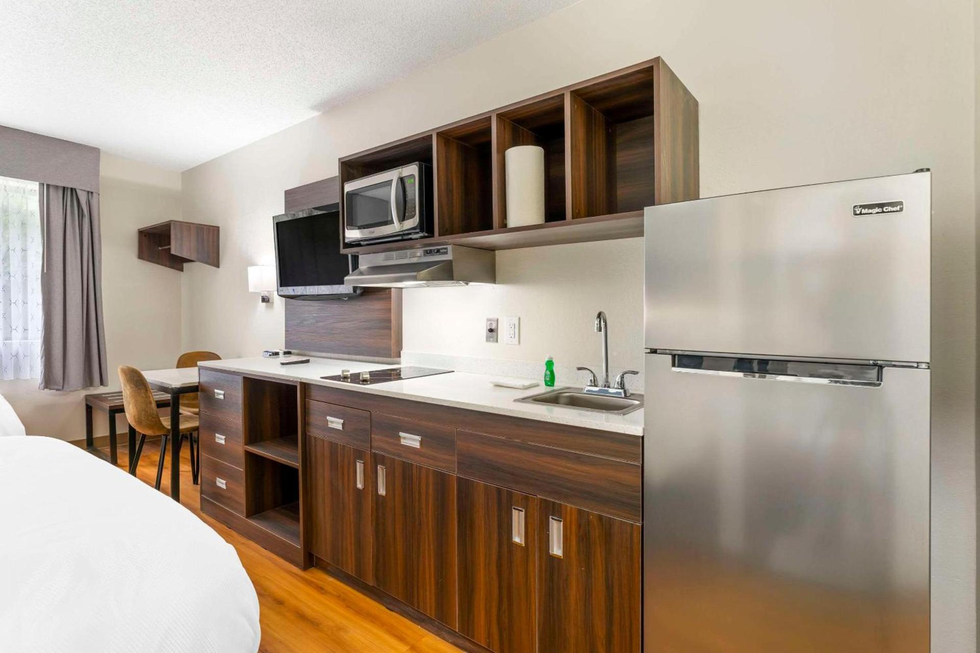 Suburban Studios LaVale - Cumberland photo 18