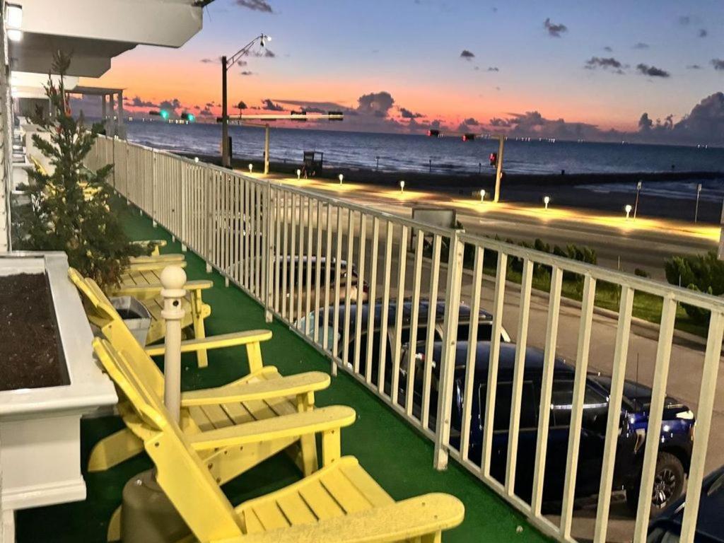 Gaido's Seaside Inn photo 85