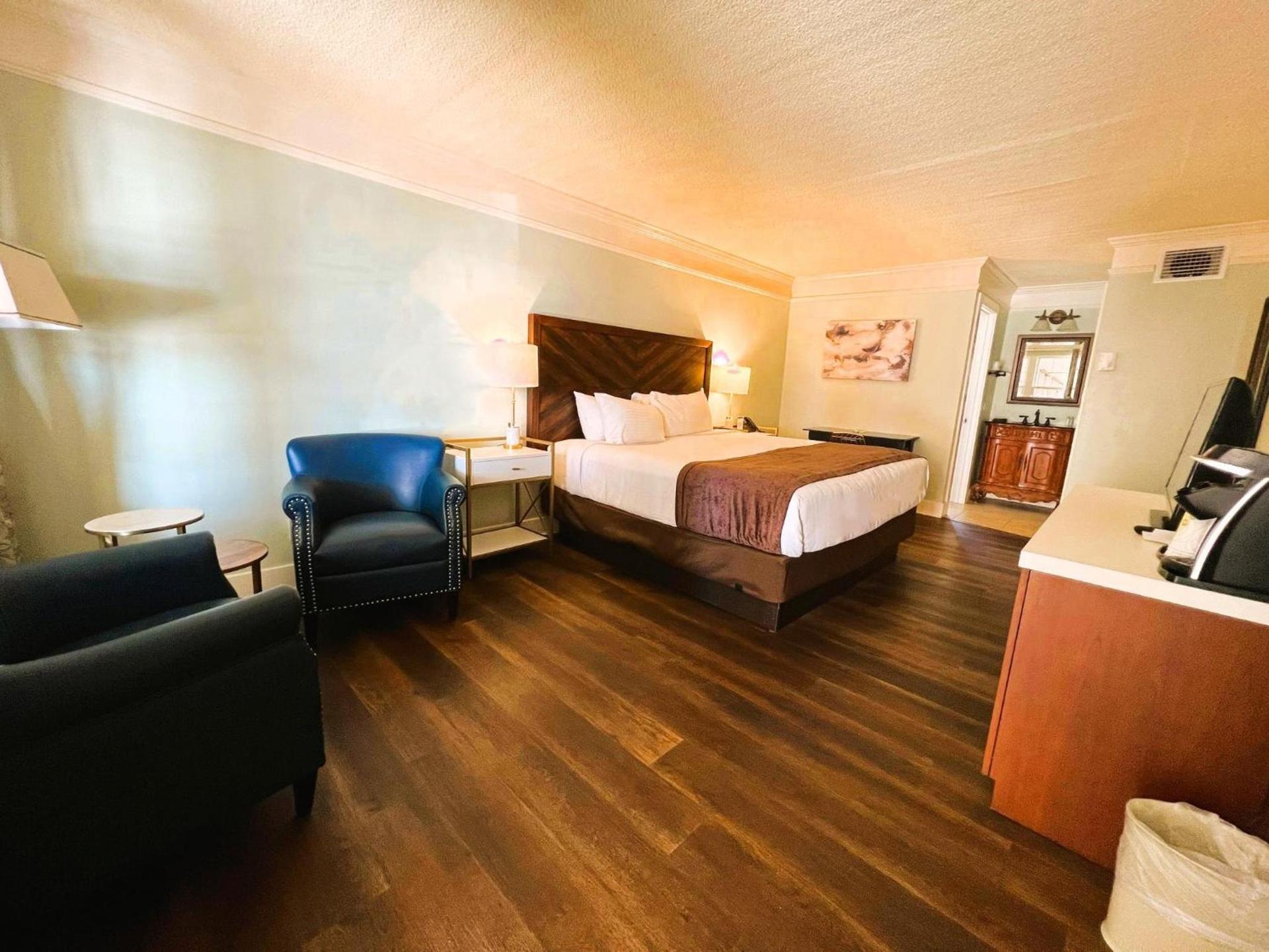 Bayfront Inn photo 22