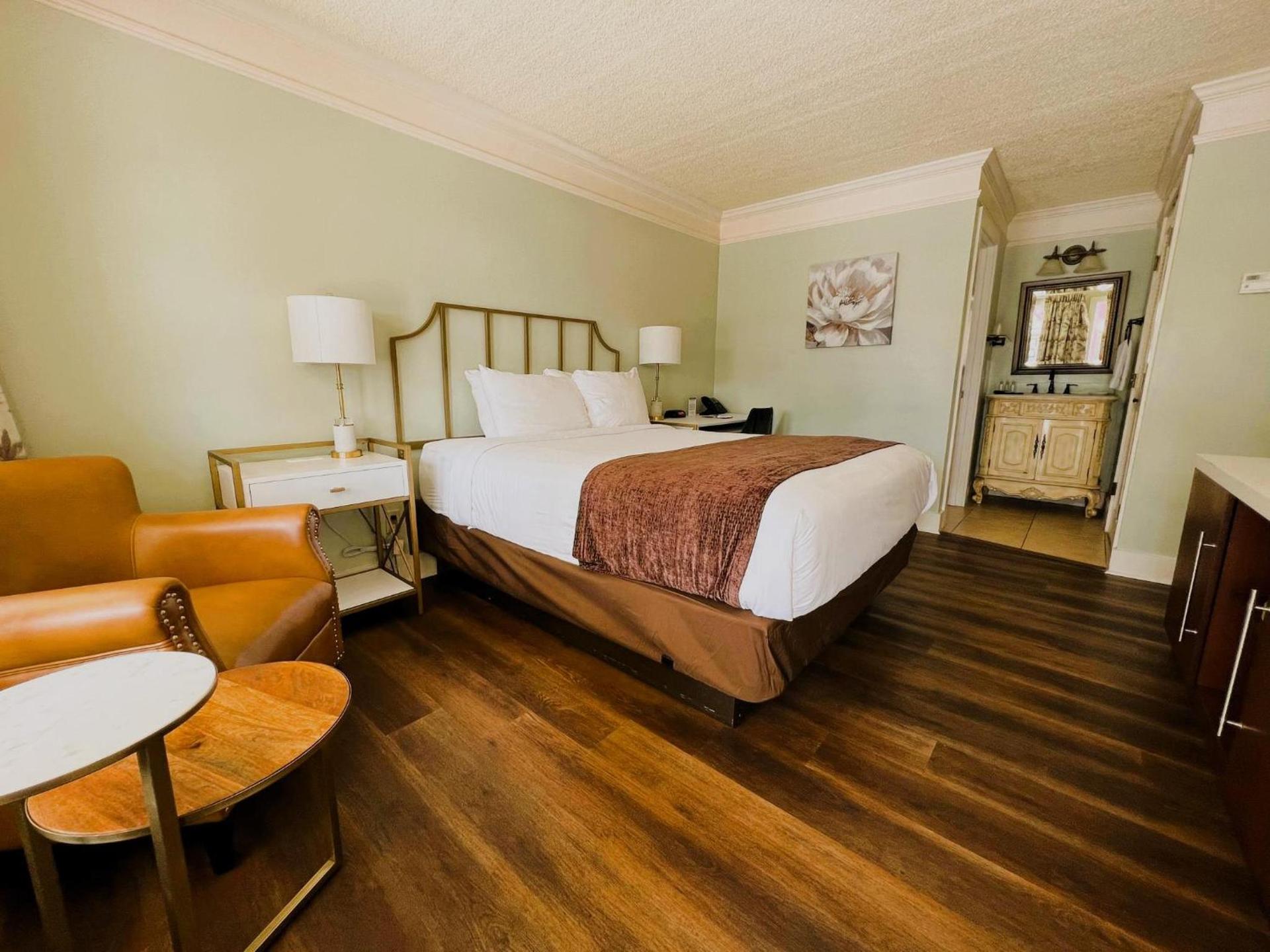 Bayfront Inn photo 23