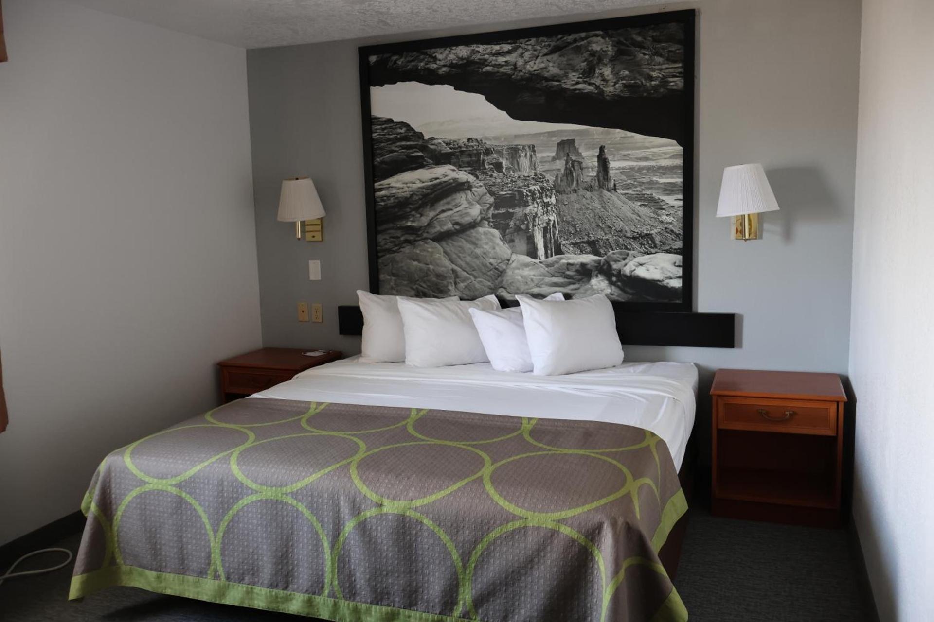Super 8 by Wyndham Price photo 29