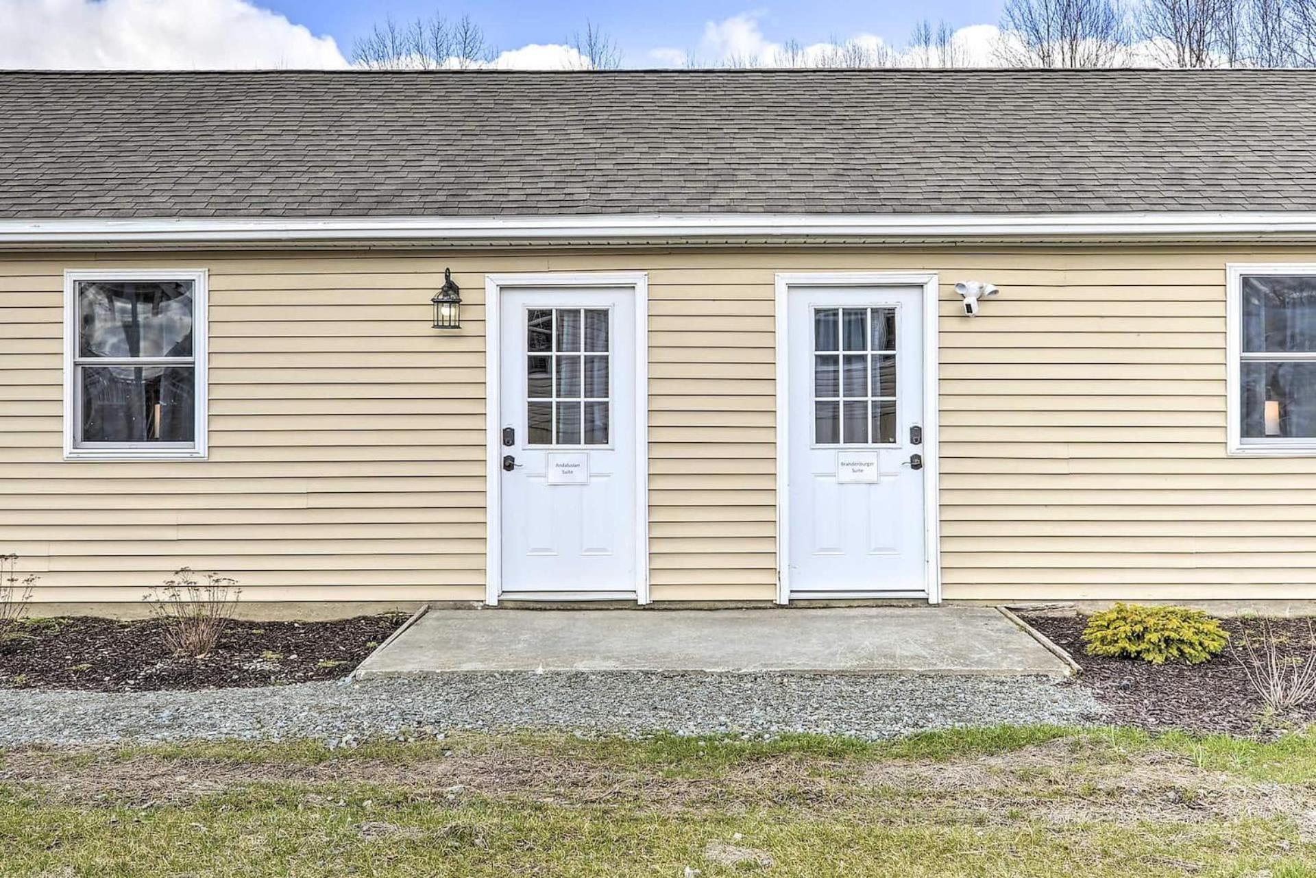 Equestrian House Suites photo 15
