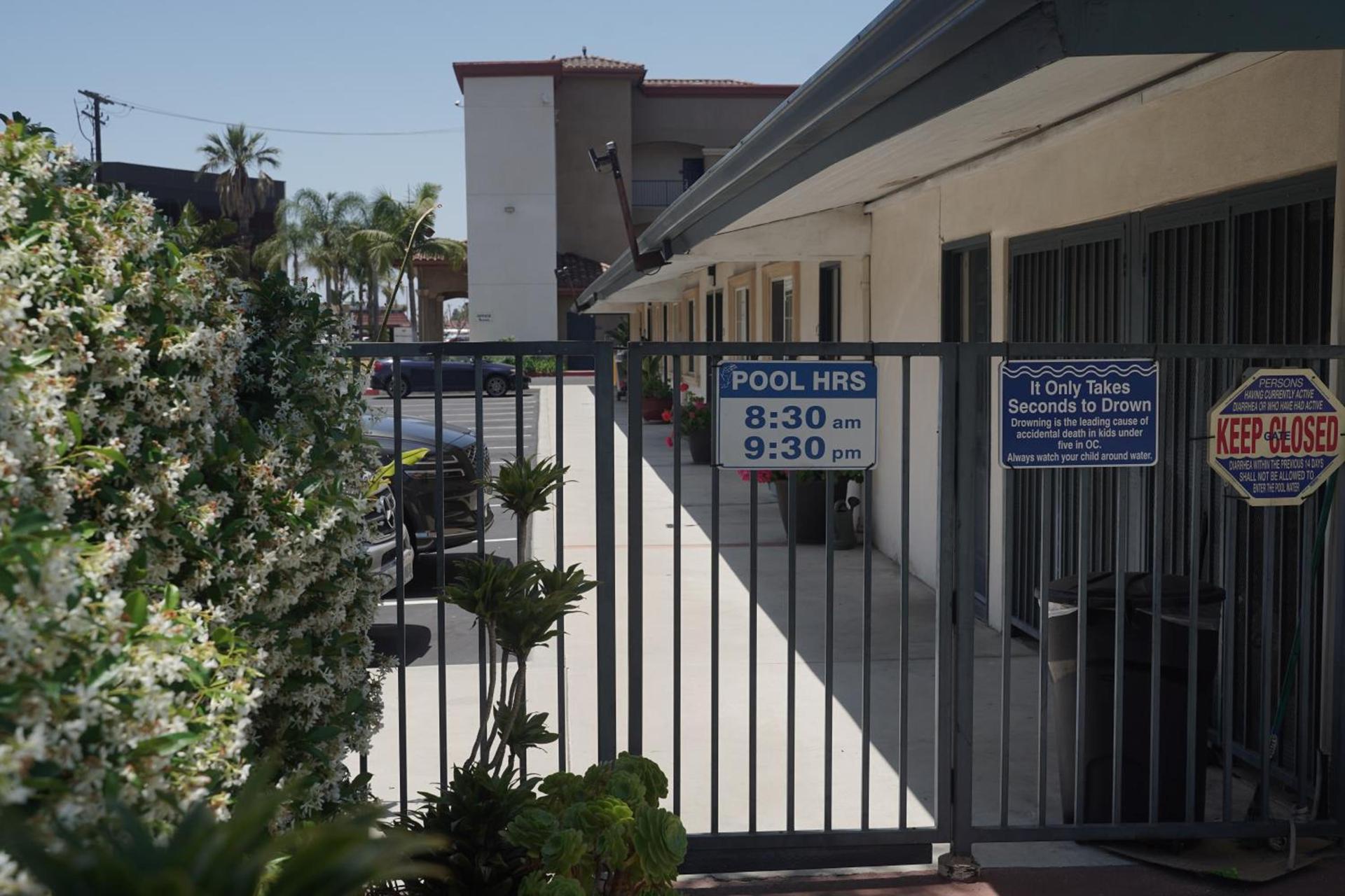 Harbor Inn & Suites photo 10
