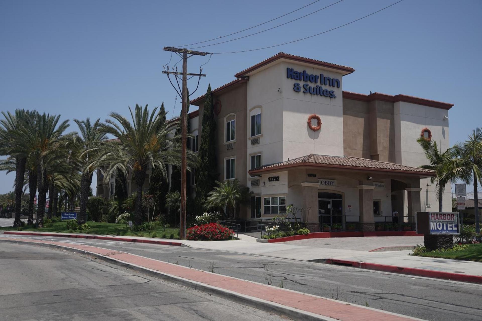Harbor Inn & Suites photo 5
