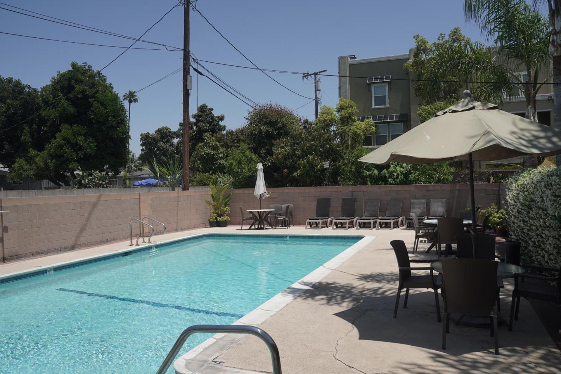 Harbor Inn & Suites photo 11