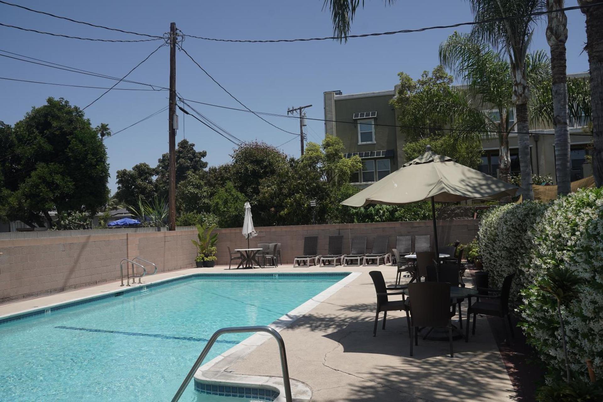 Harbor Inn & Suites photo 12