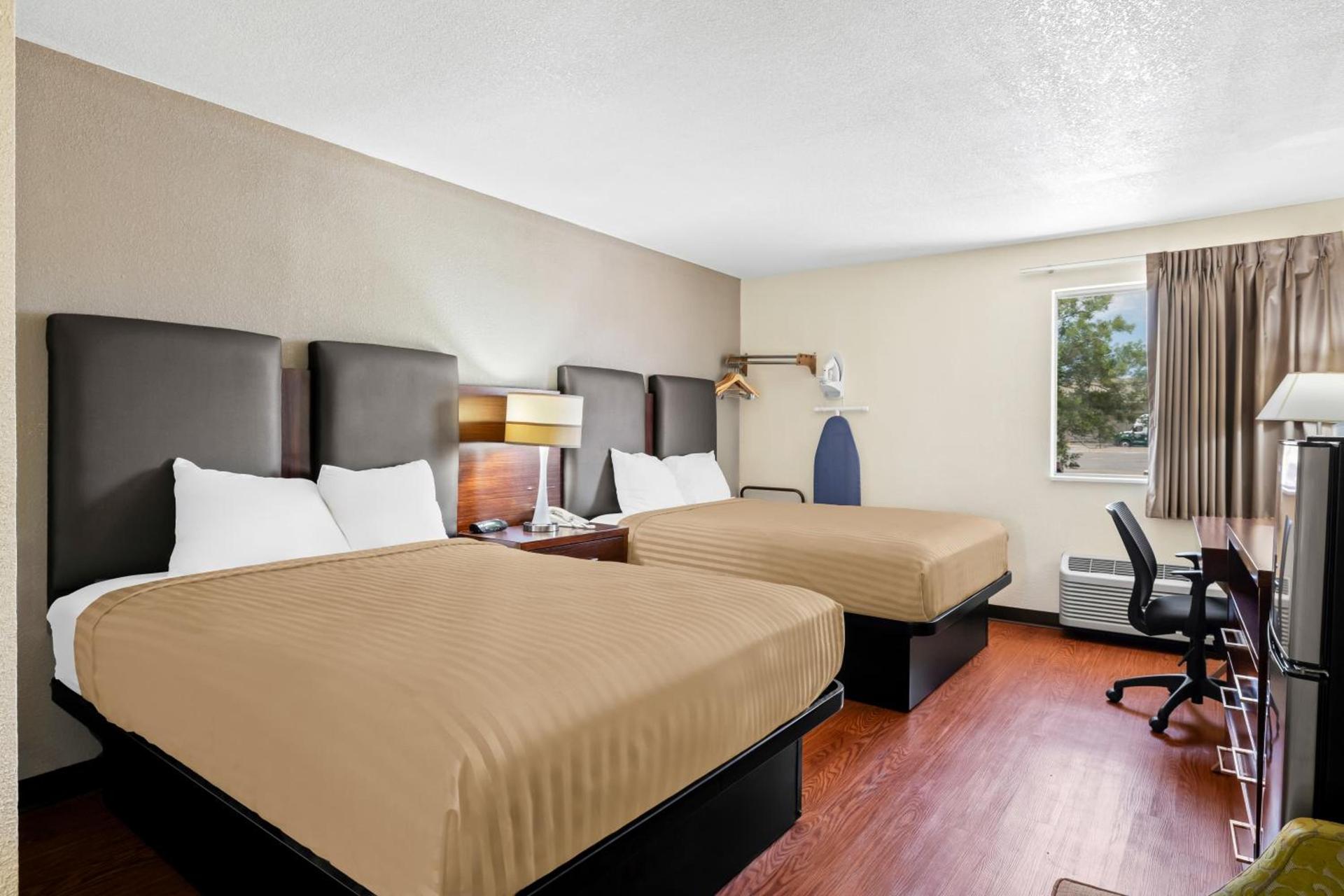 Econo Lodge Emporia photo 42