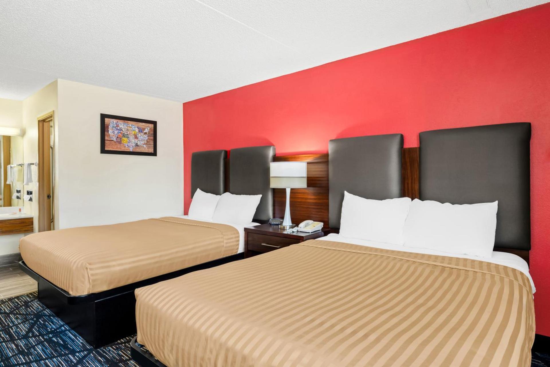 Econo Lodge Emporia photo 43