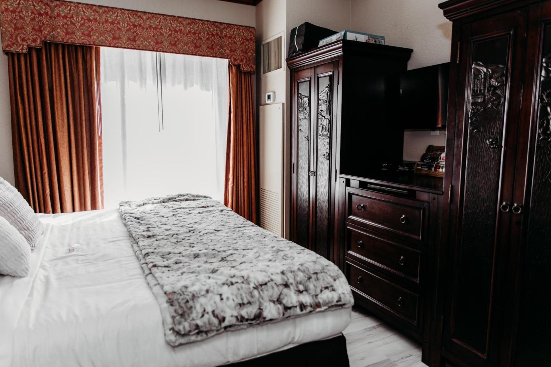 Ski-in-out, Canyons, Westgate, King, Hot Tub, Pools, Pancake Mix and Syrup, Breakfast Beverage Bar photo 52