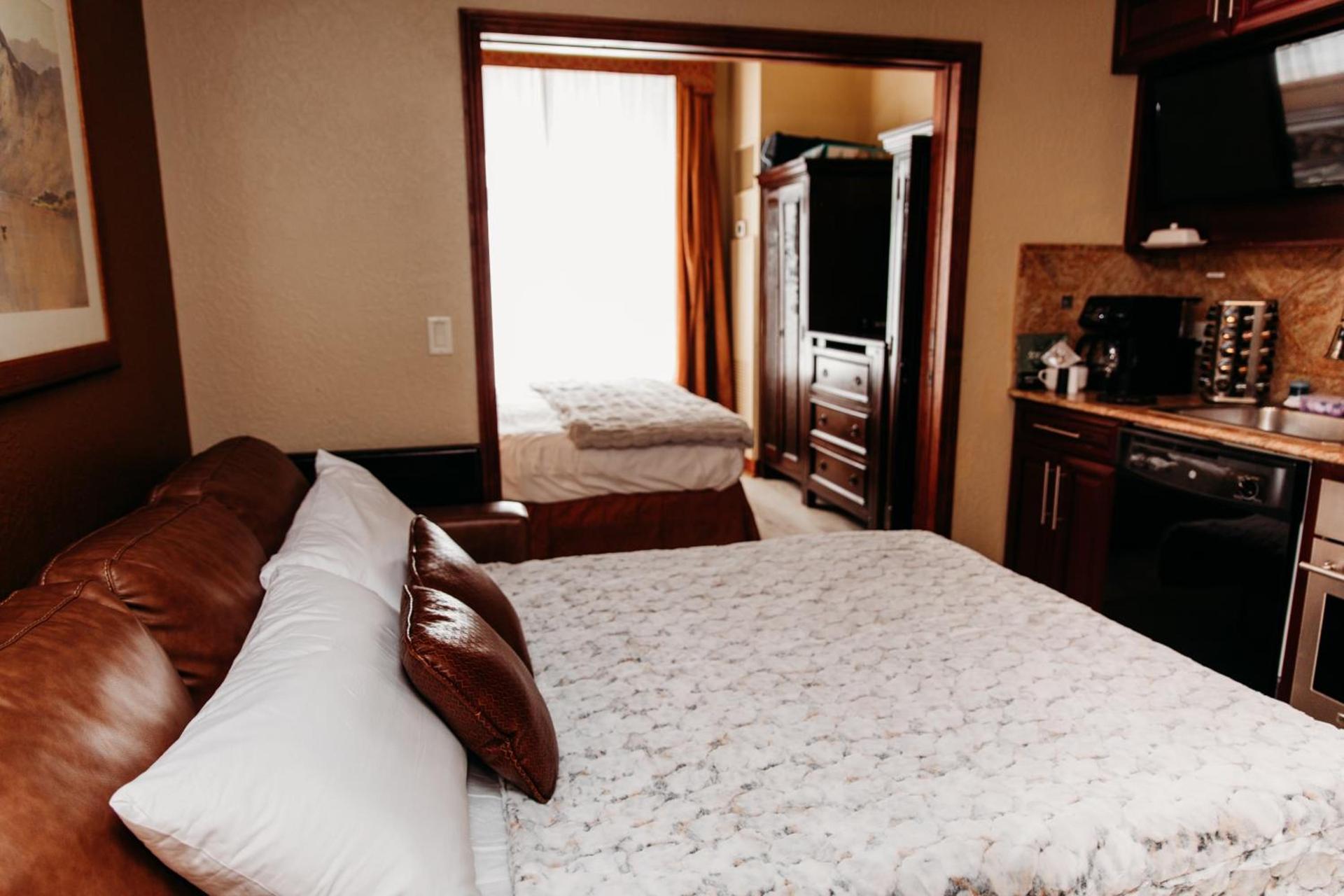 Ski-in-out, Canyons, Westgate, King, Hot Tub, Pools, Pancake Mix and Syrup, Breakfast Beverage Bar photo 36