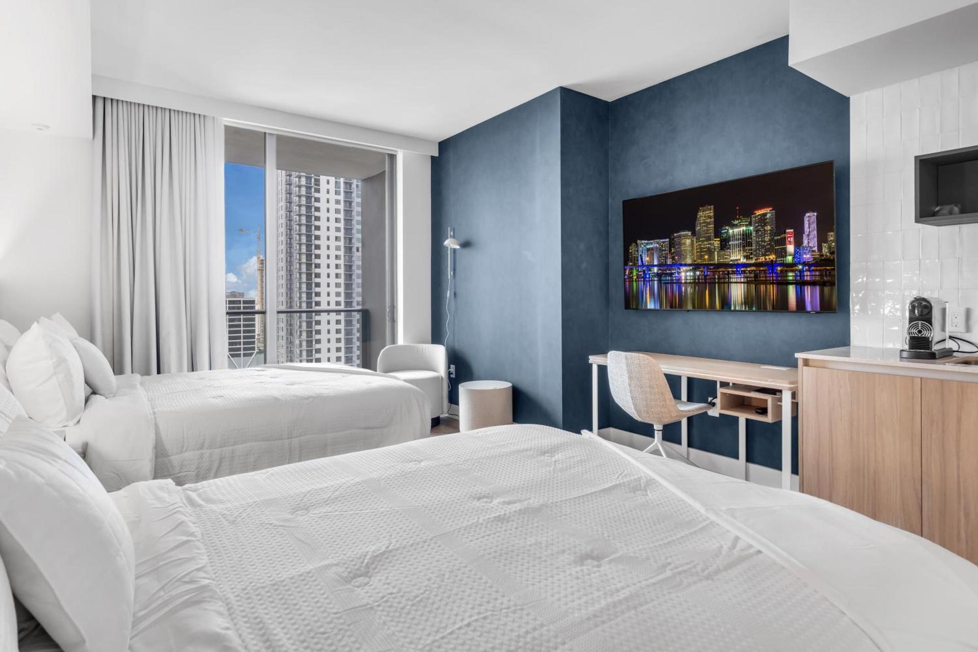 Gale Miami Junior double suite with balcony photo 10