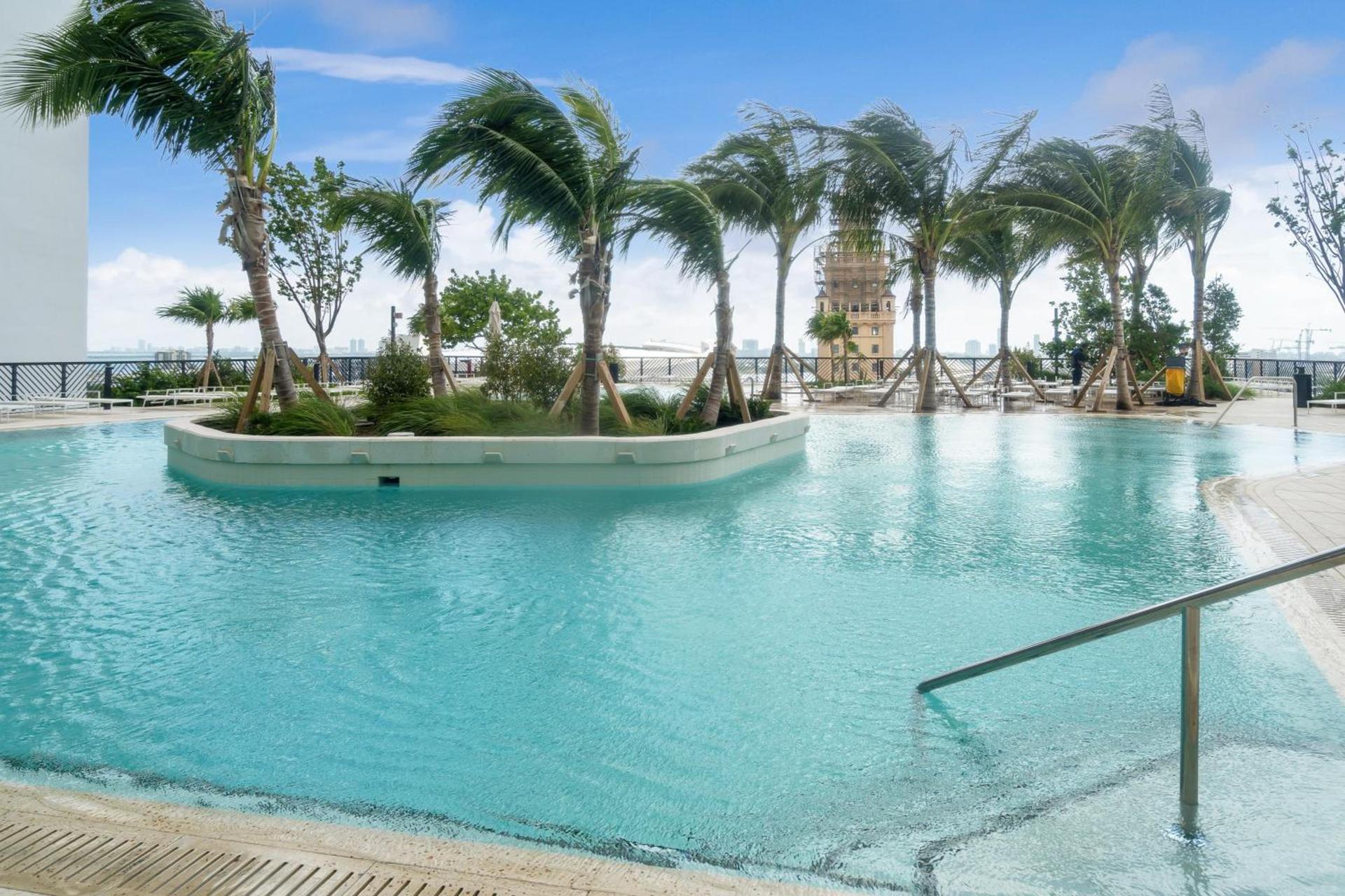 Gale Miami Junior double suite with balcony photo 9