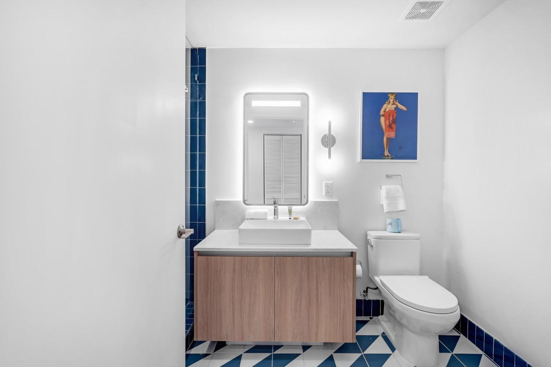 Gale Miami Junior double suite with balcony photo 13