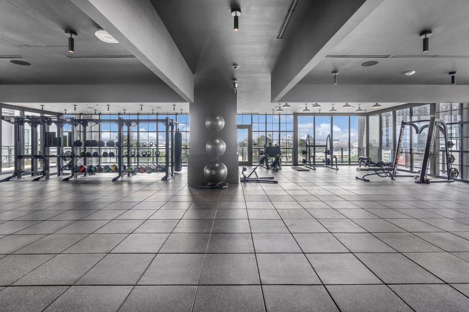 Gale Miami Junior double suite with balcony photo 24