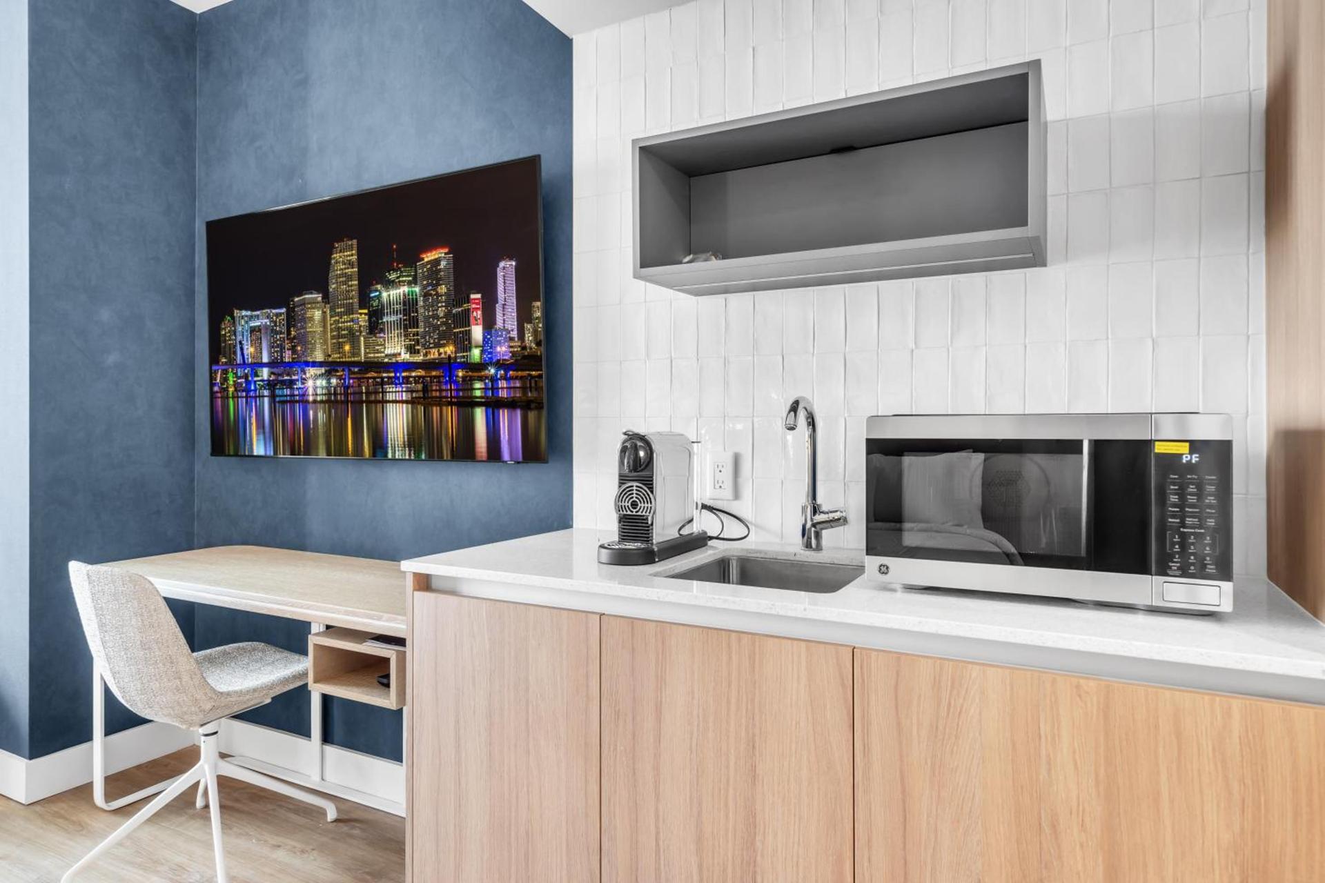 Gale Miami Junior double suite with balcony photo 15