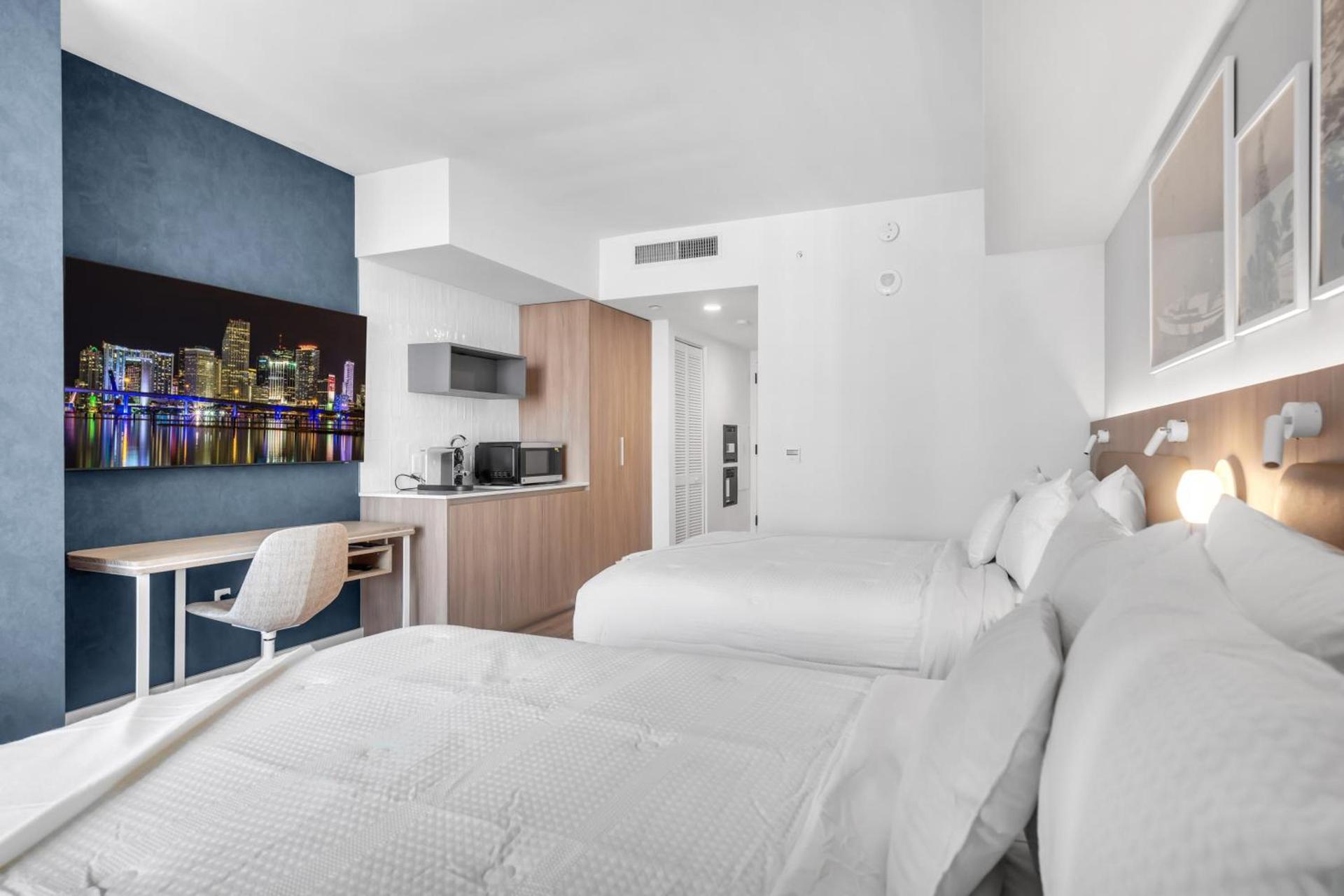 Gale Miami Junior double suite with balcony photo 17