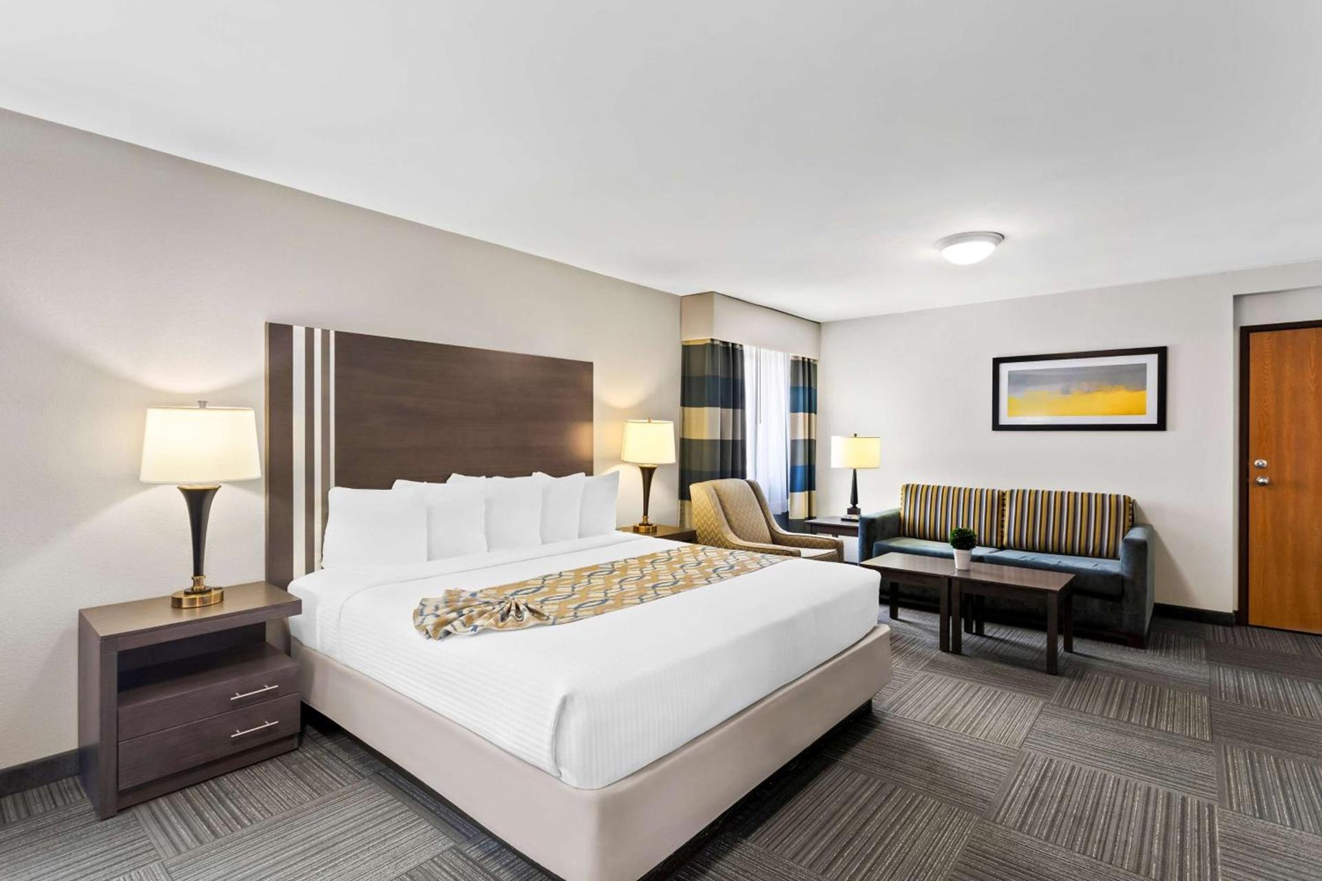 Best Western Naperville Inn photo 35