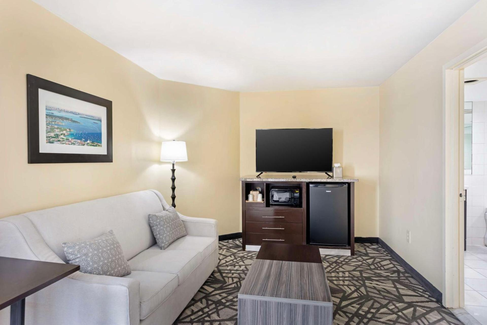 Best Western Atlantic City Beach Block photo 11