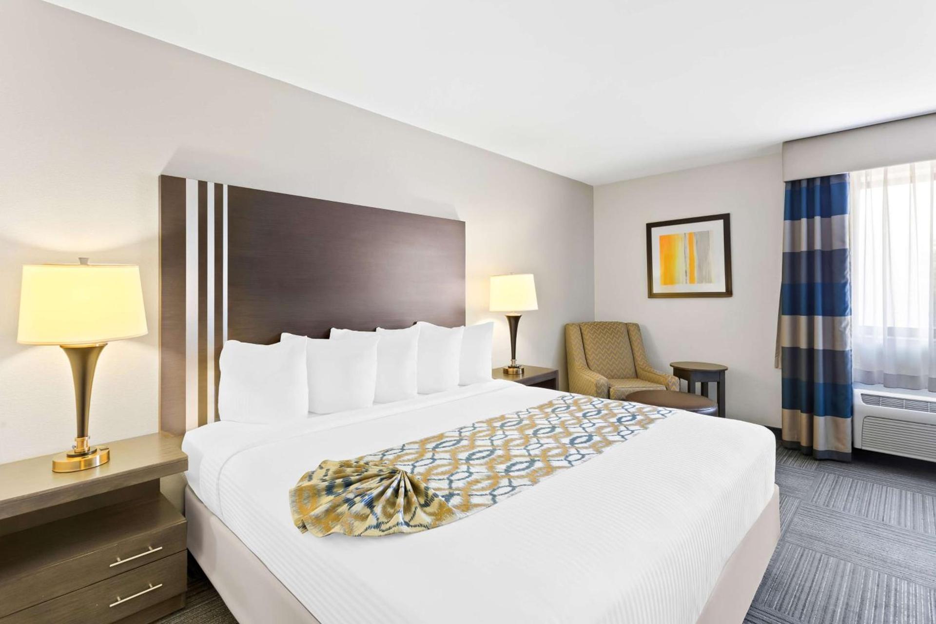 Best Western Naperville Inn photo 24