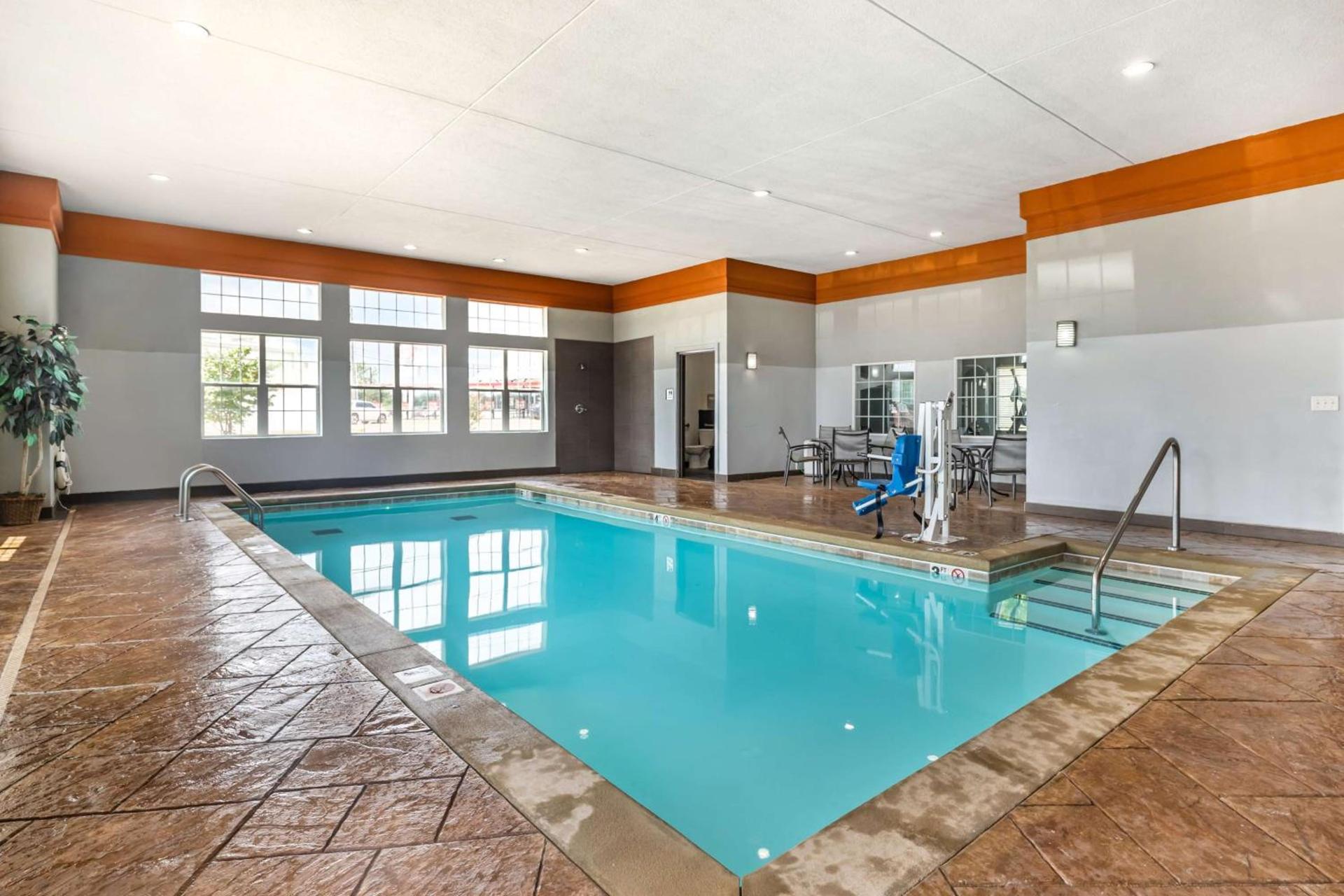 Best Western Plus Coweta's 1st Hotel photo 8