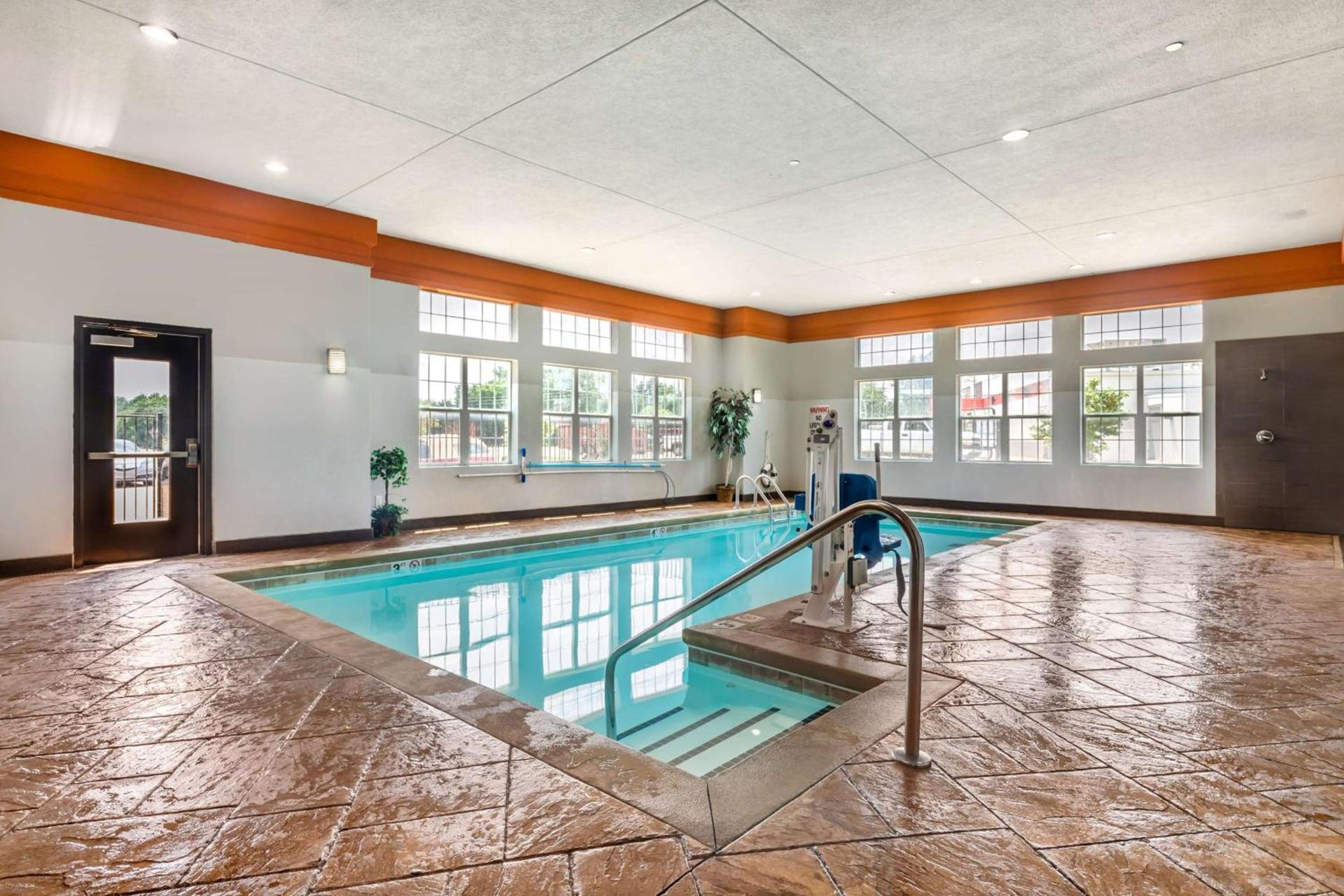 Best Western Plus Coweta's 1st Hotel photo 39