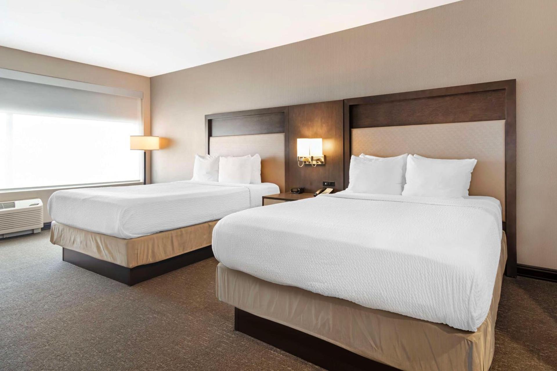 Best Western Plus Executive Residency Rigby's Water World Hotel photo 9
