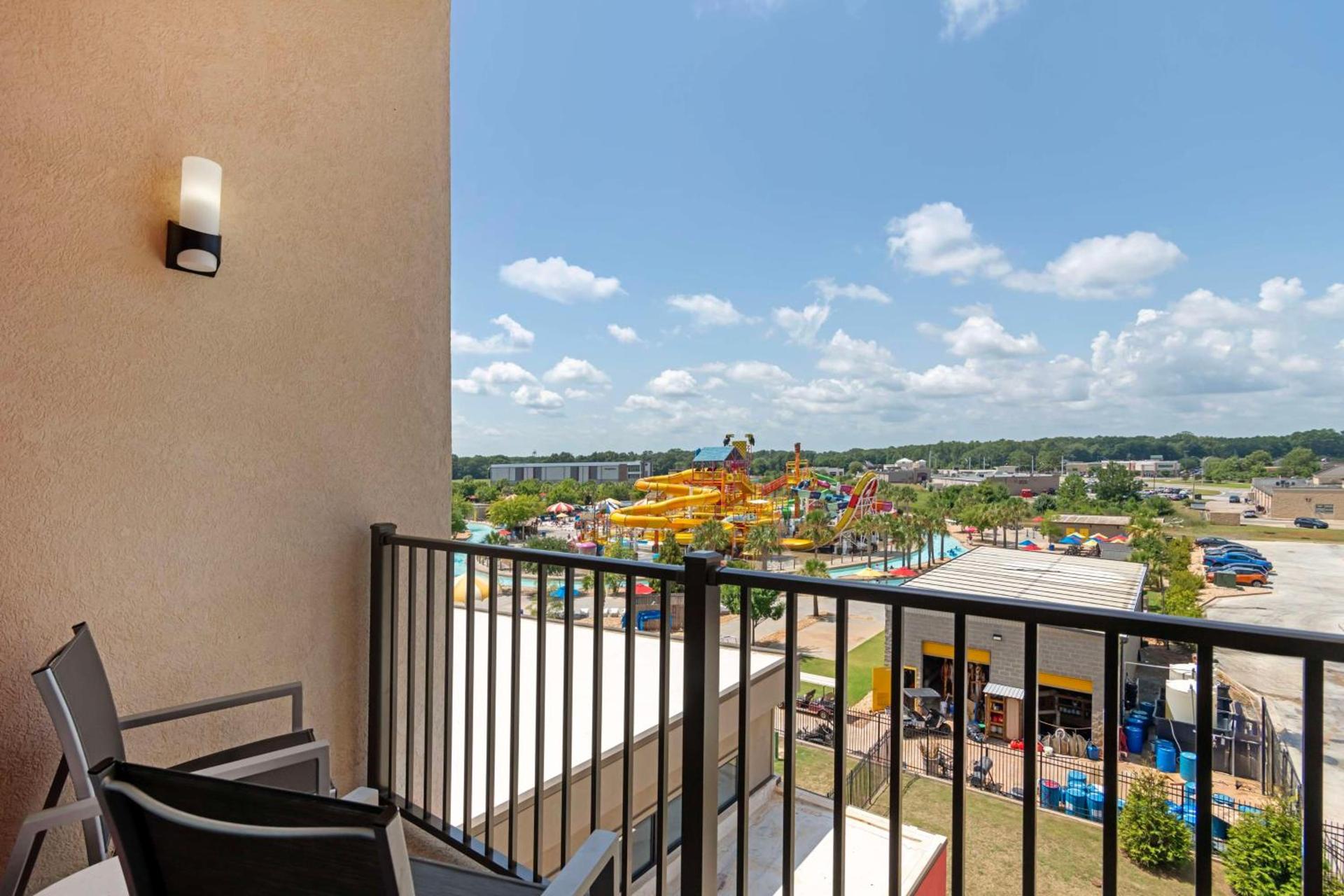 Best Western Plus Executive Residency Rigby's Water World Hotel photo 14