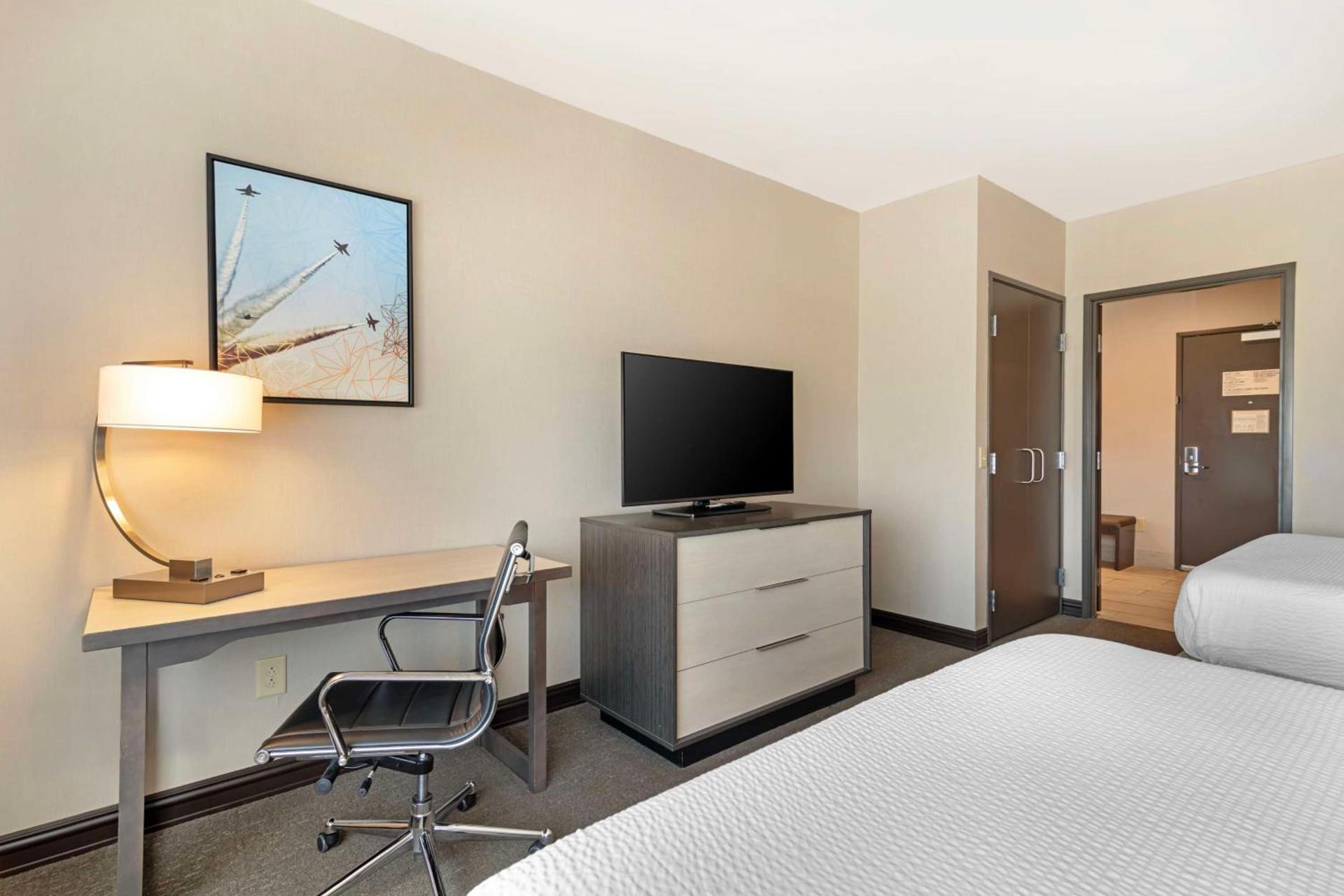 Best Western Plus Executive Residency Rigby's Water World Hotel photo 17