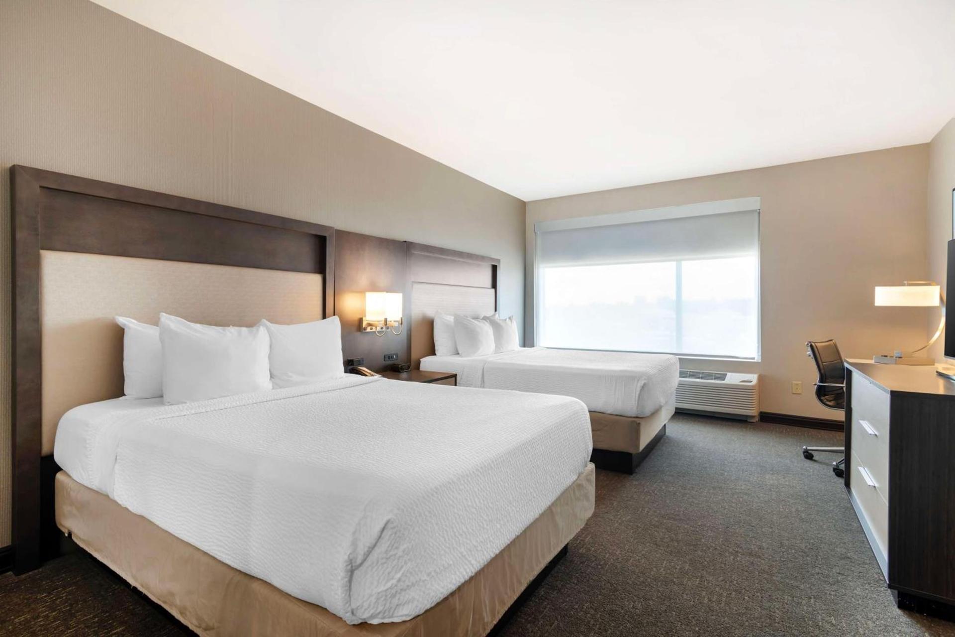 Best Western Plus Executive Residency Rigby's Water World Hotel photo 16