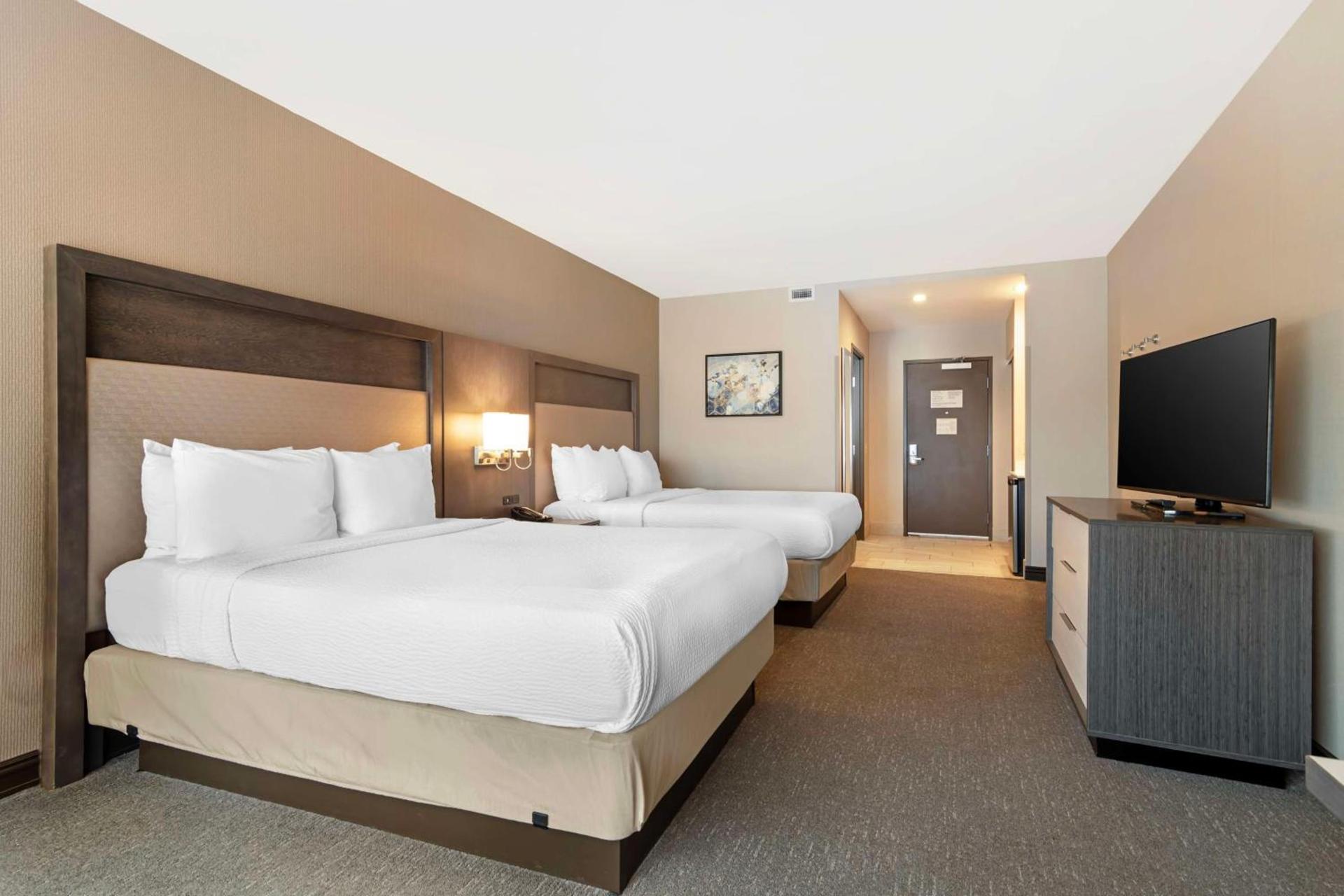 Best Western Plus Executive Residency Rigby's Water World Hotel photo 24