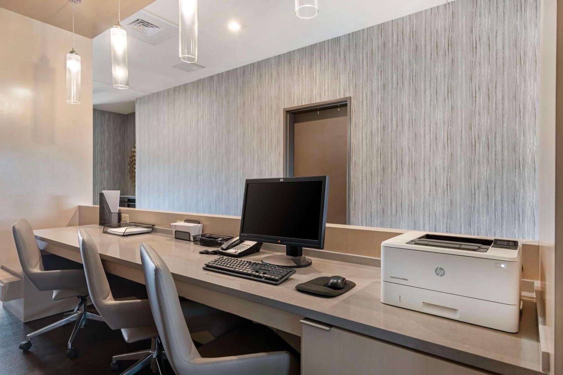 Best Western Plus Executive Residency Rigby's Water World Hotel photo 28