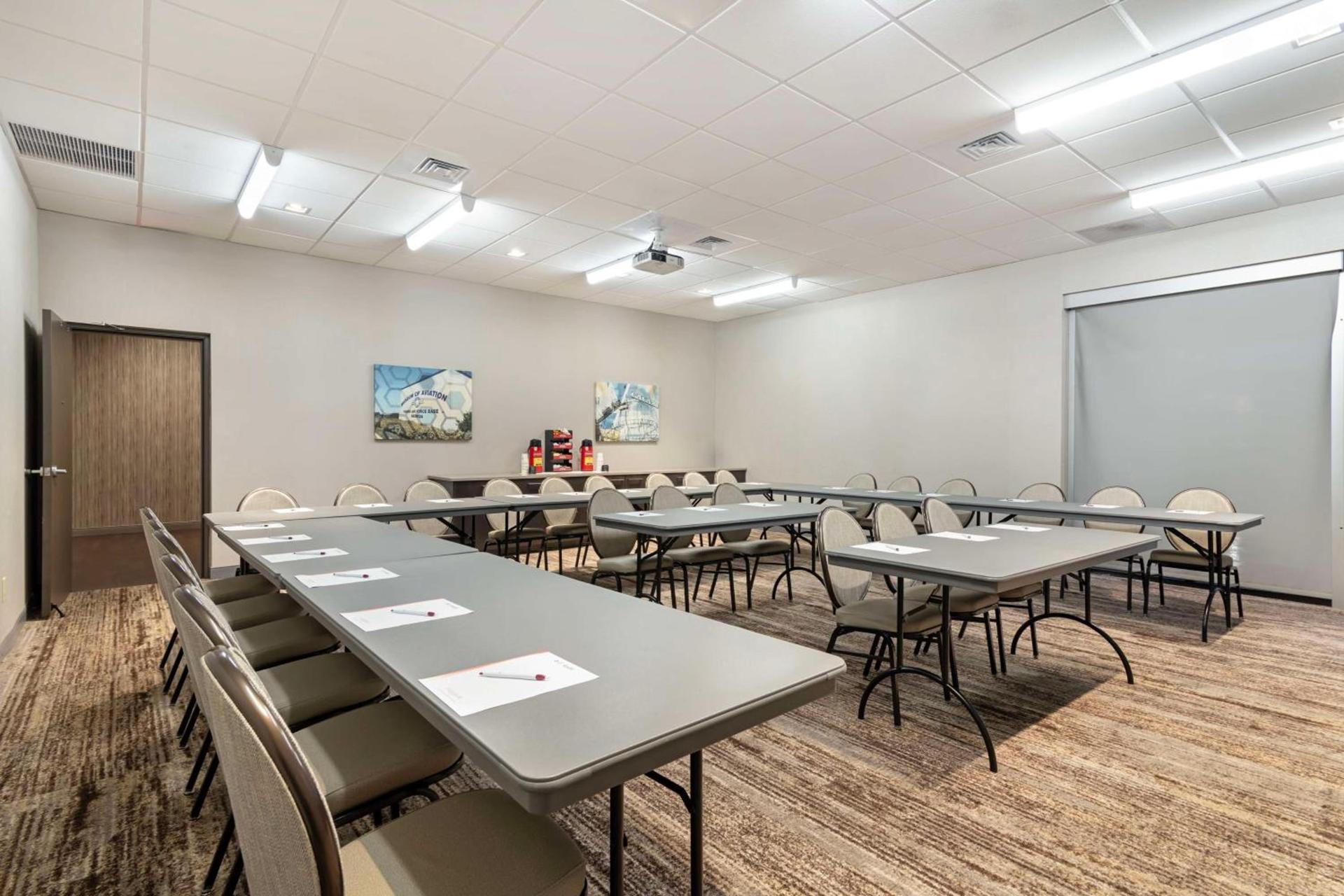 Best Western Plus Executive Residency Rigby's Water World Hotel photo 29