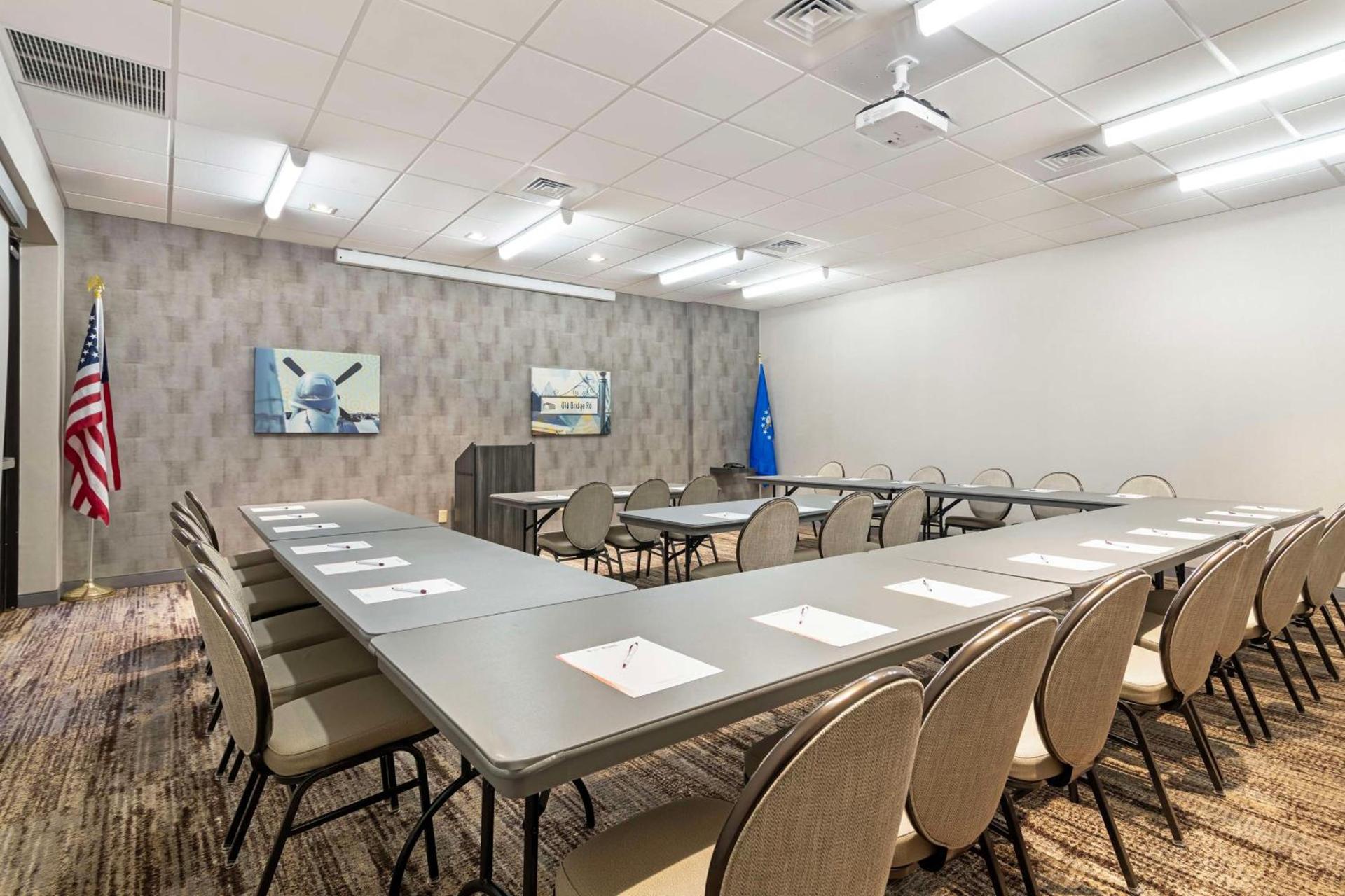Best Western Plus Executive Residency Rigby's Water World Hotel photo 40