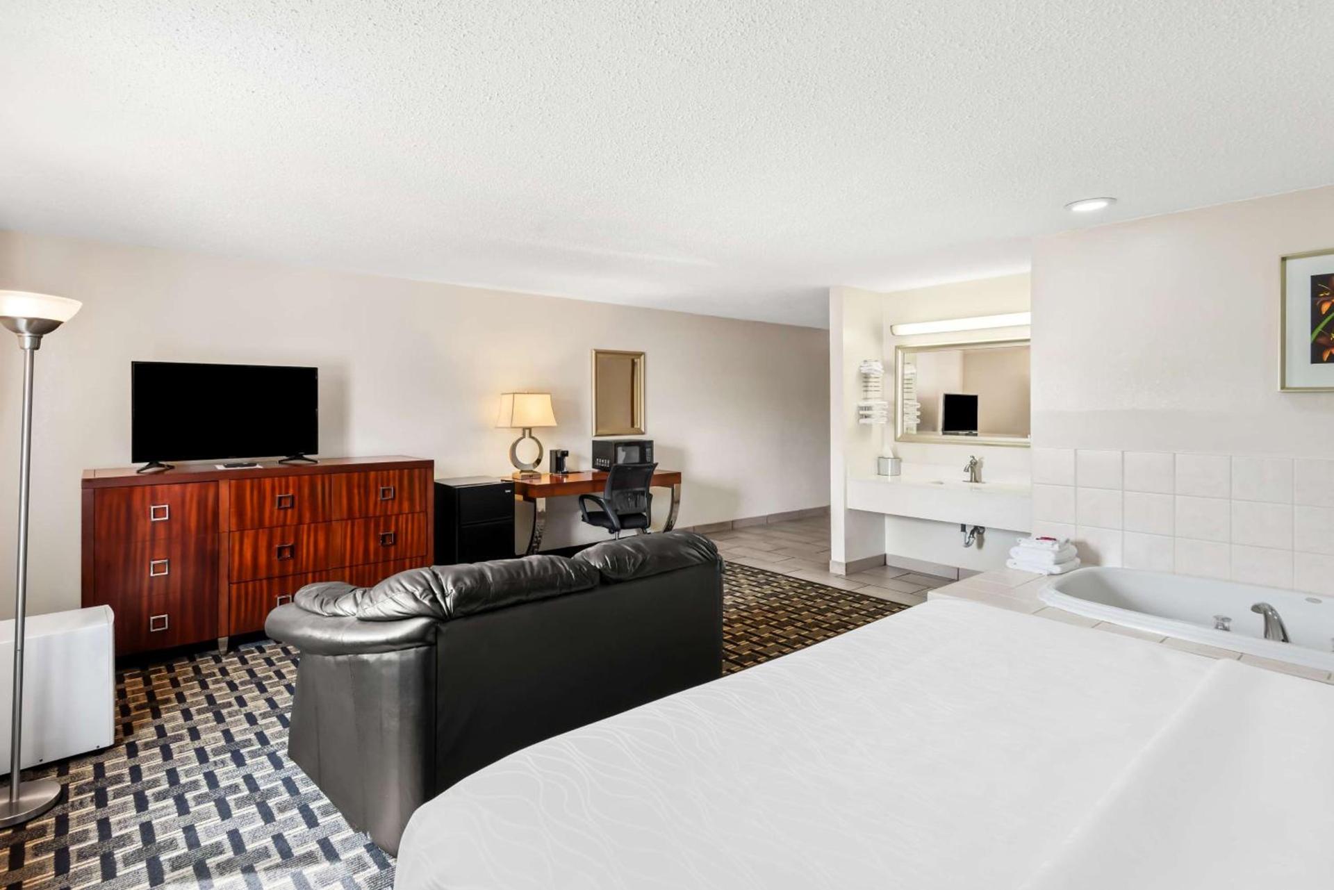 SureStay Hotel by Best Western Manchester photo 20