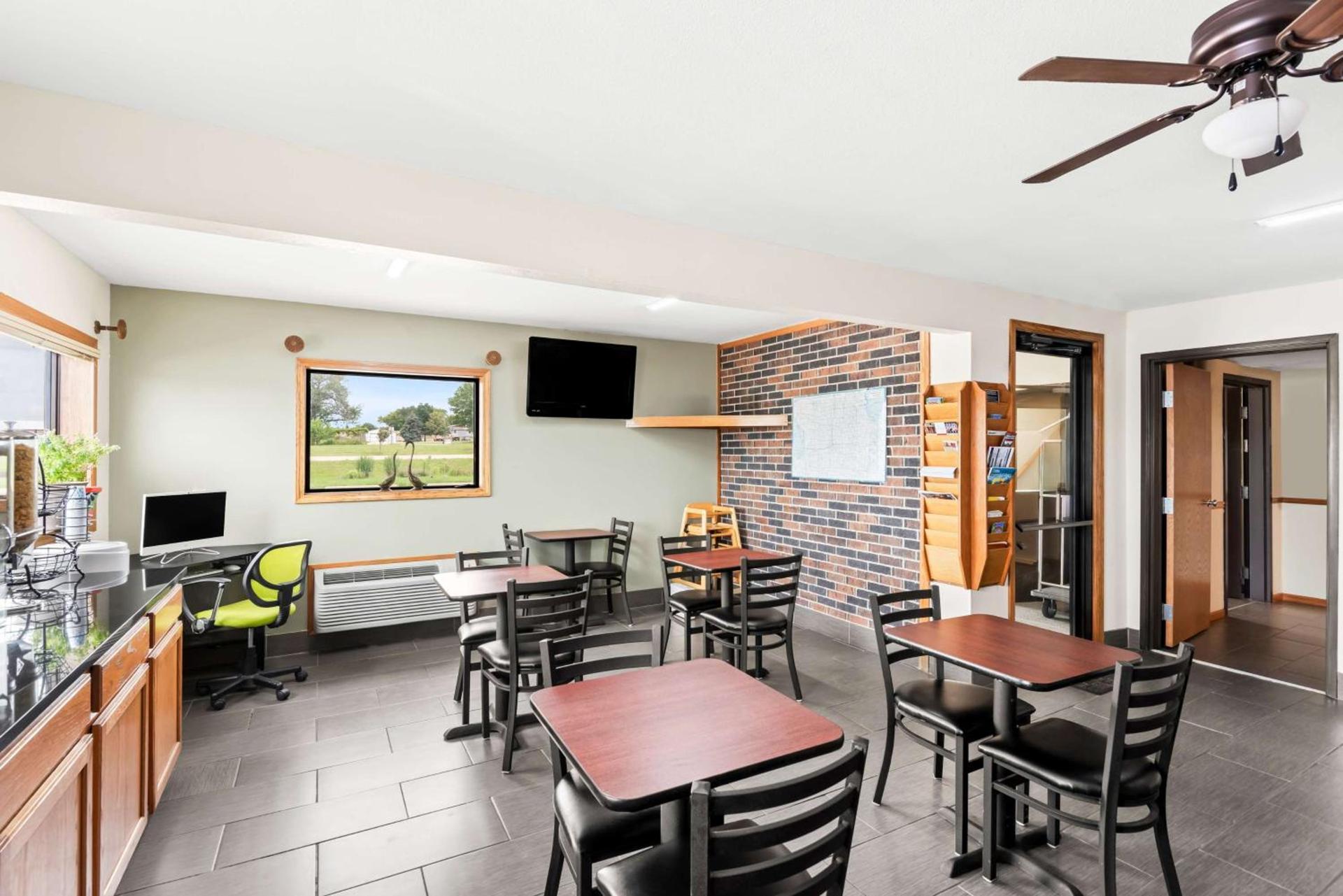 SureStay Hotel by Best Western Manchester photo 30