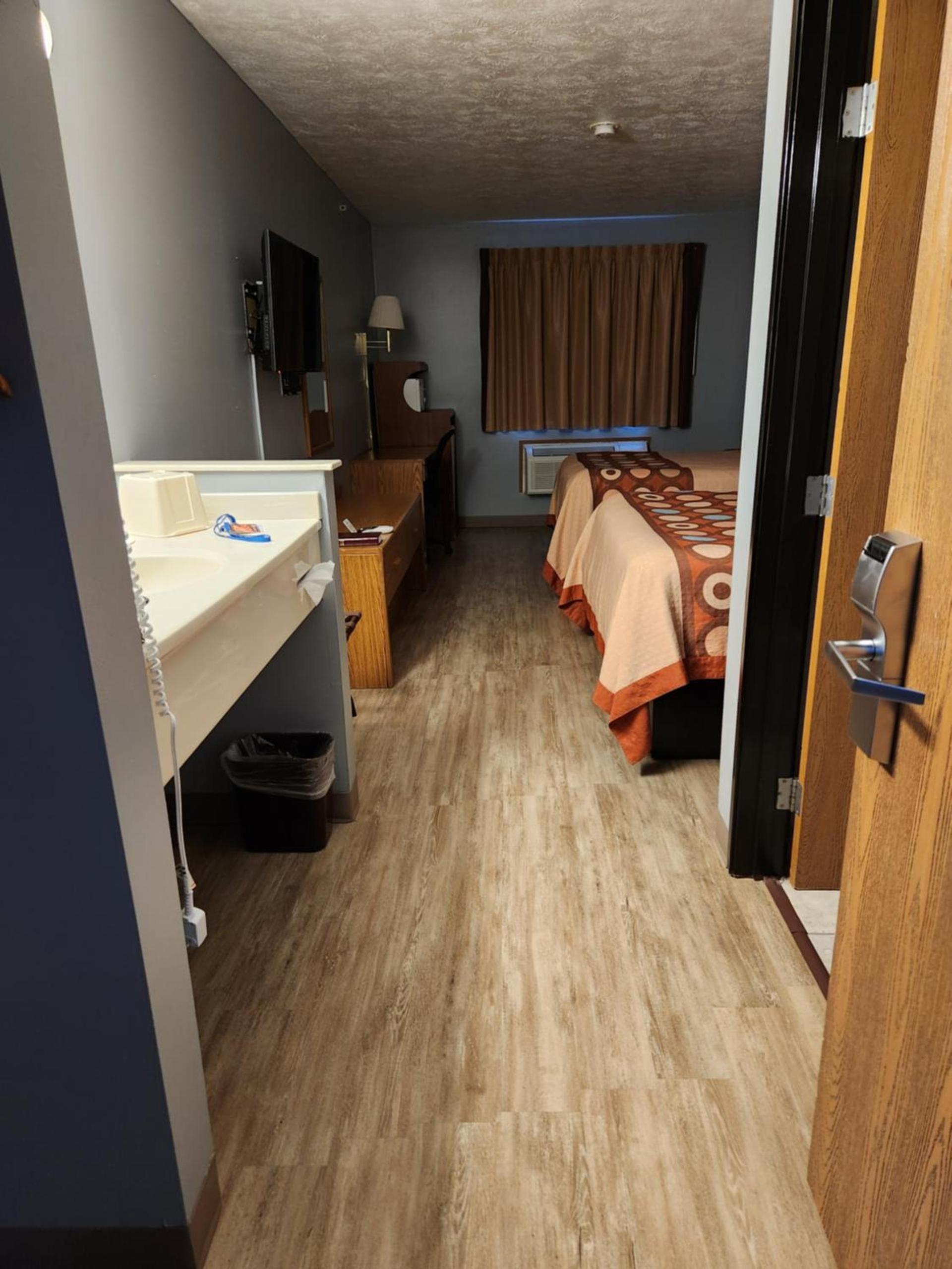 Super Star Inn & Suite Lincoln Crete photo 16