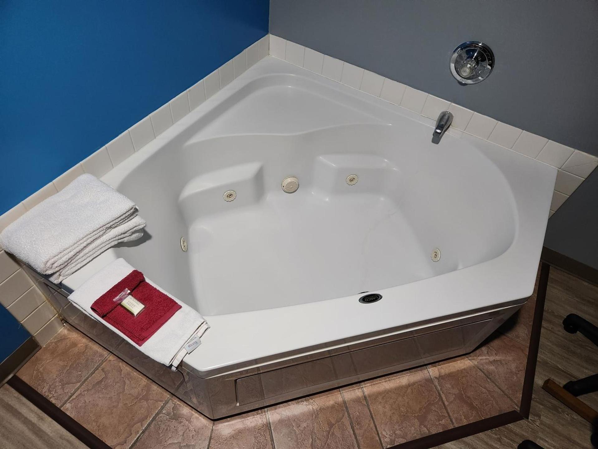 Super Star Inn & Suite Lincoln Crete photo 10