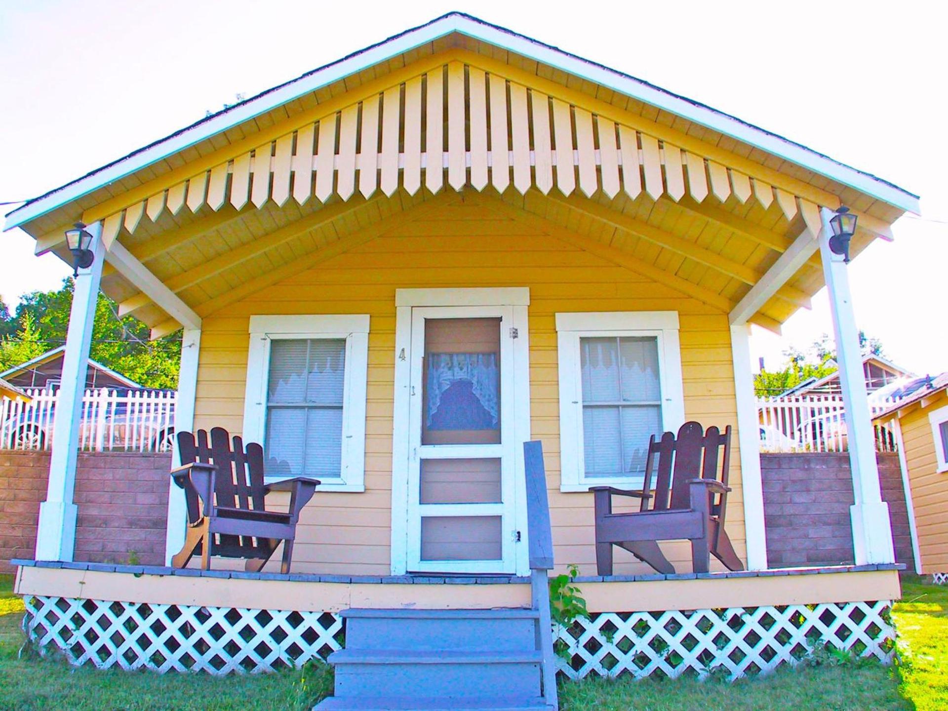 Half Moon Motel & Cottages photo 28