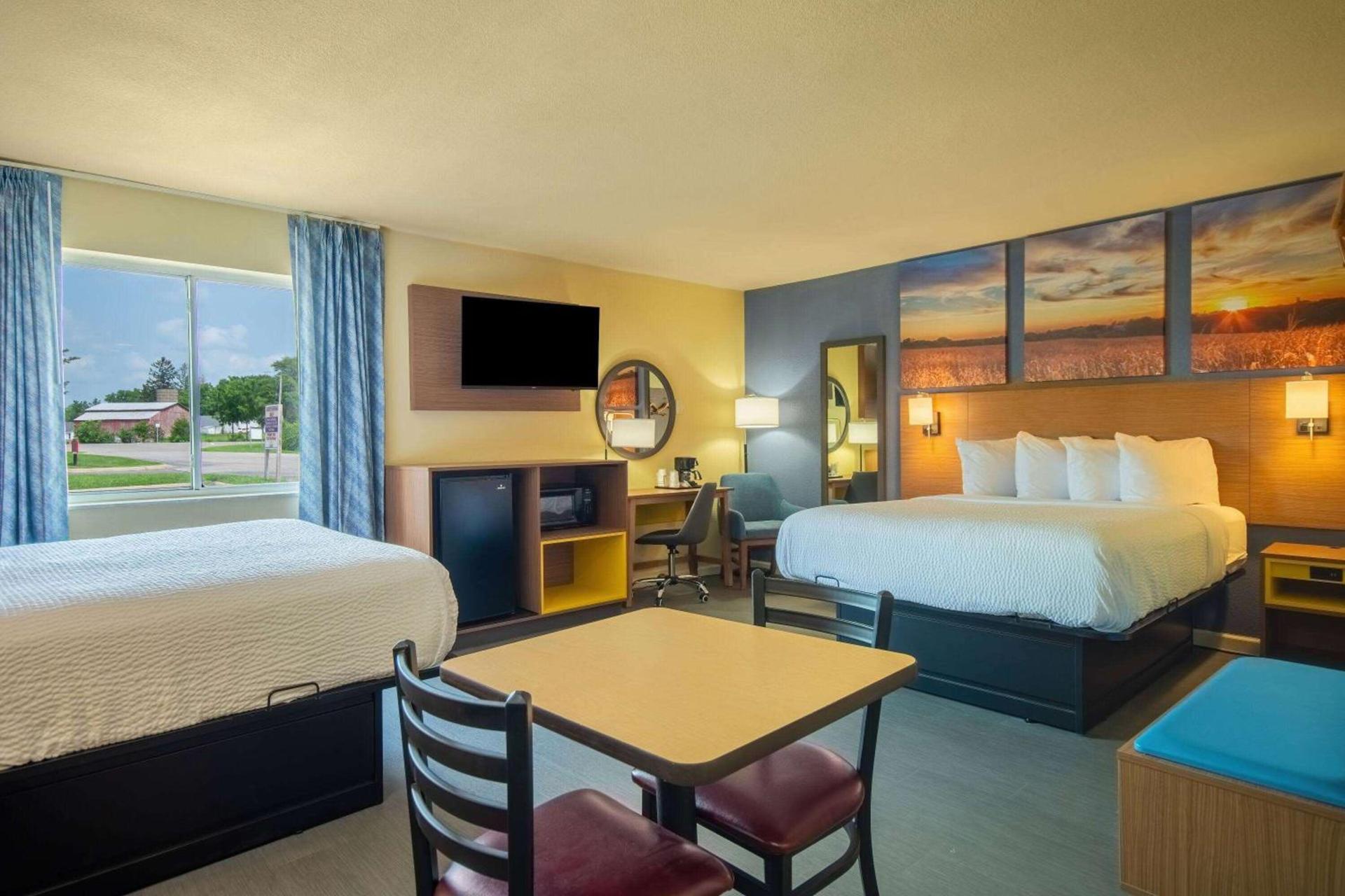 Days Inn by Wyndham Evansdale Waterloo photo 27