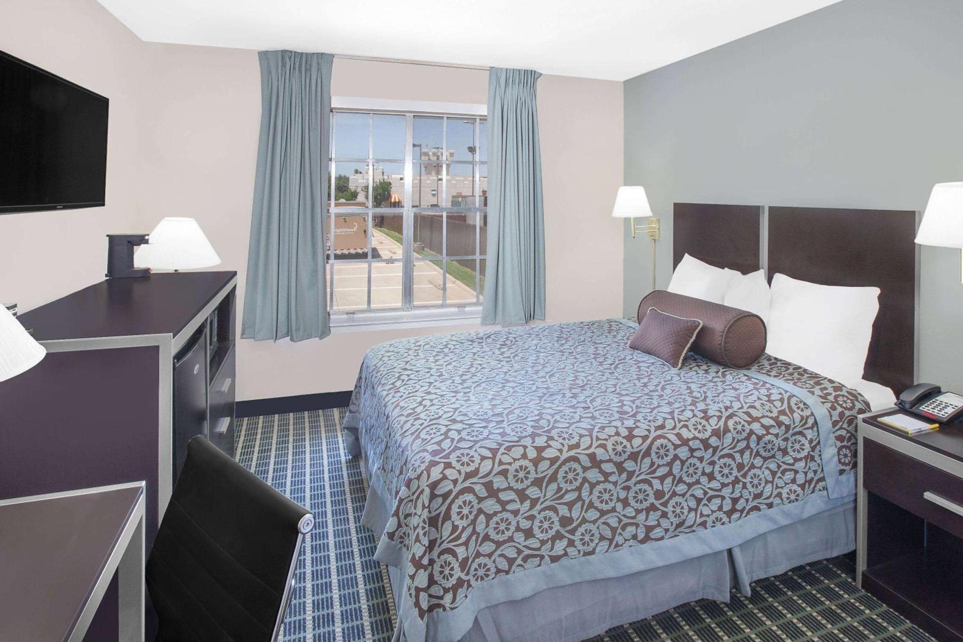Days Inn by Wyndham Market Center Dallas Love Field photo 18